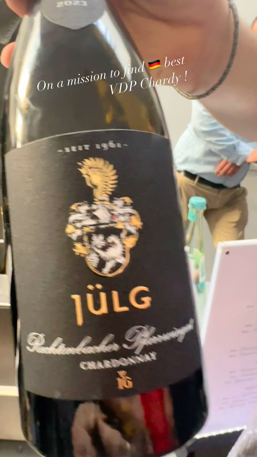Many winelovers don’t jump out of bed and think to drink German Chardonnay.. but you should be! German Chardonnay will save the wine world😉 .. while I had many grate chardonnays at todays annual VDP tasting … these were truly the highlights 🍾
#chardonnay #winelovers #germanwine #winetasting #vdpwein #winetravel