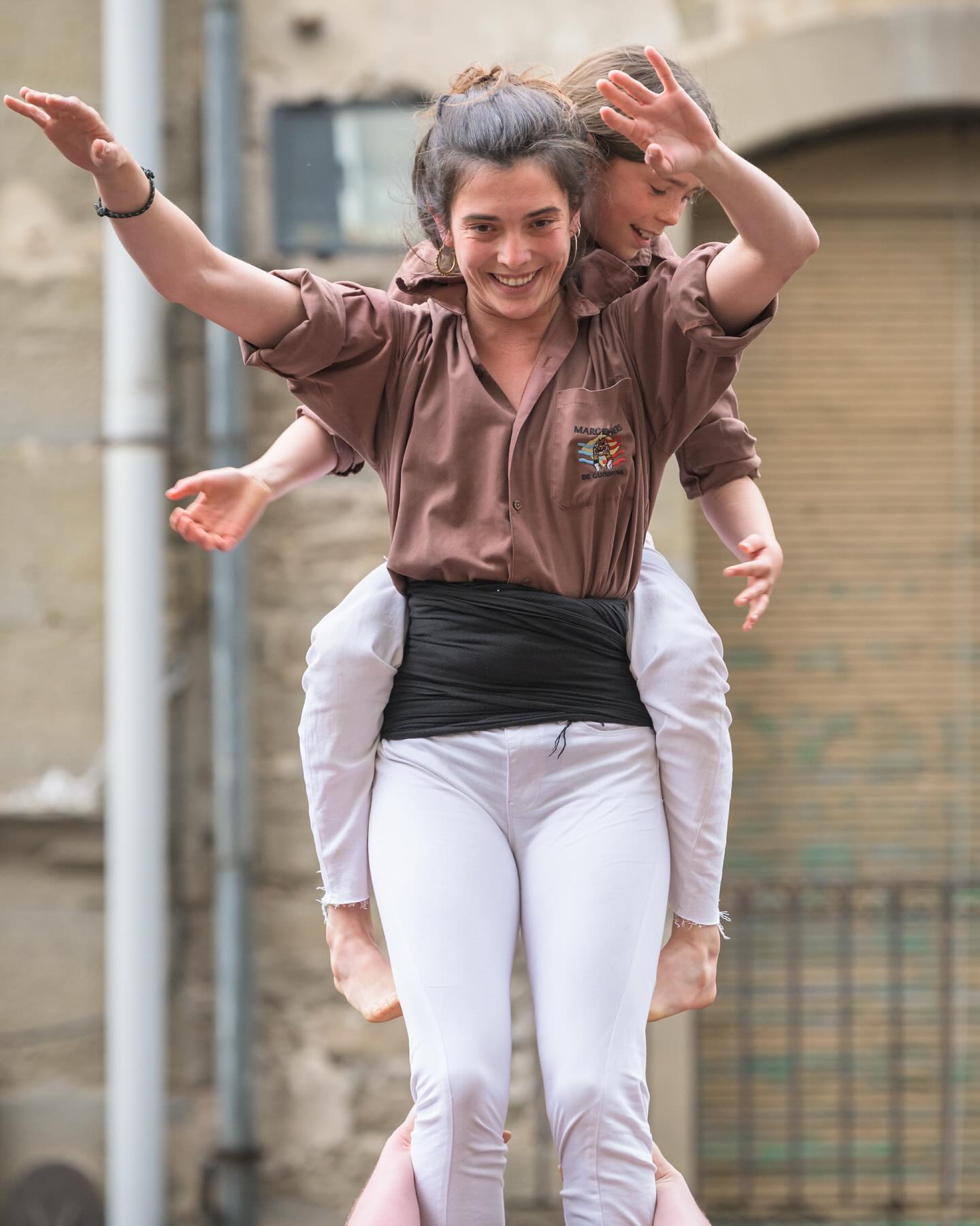 Només qui veu més amunt pot arribar-hi. Per molts anys, @margeners! 🤎
📸 https://margeners.mcb.cat
…
#Guissona #diada #castells #castellers #humantowers #humantower #turismesegarra #santjordi #força #equilibri #valor #seny #església #mcb #nofilter #revistacastells #nikonistas #sangmarró #xviii #aniversari
…
@turisme.ccsegarra @turismeguissona @ajguissona @revistacastells @moncasteller @castellsenxarxa