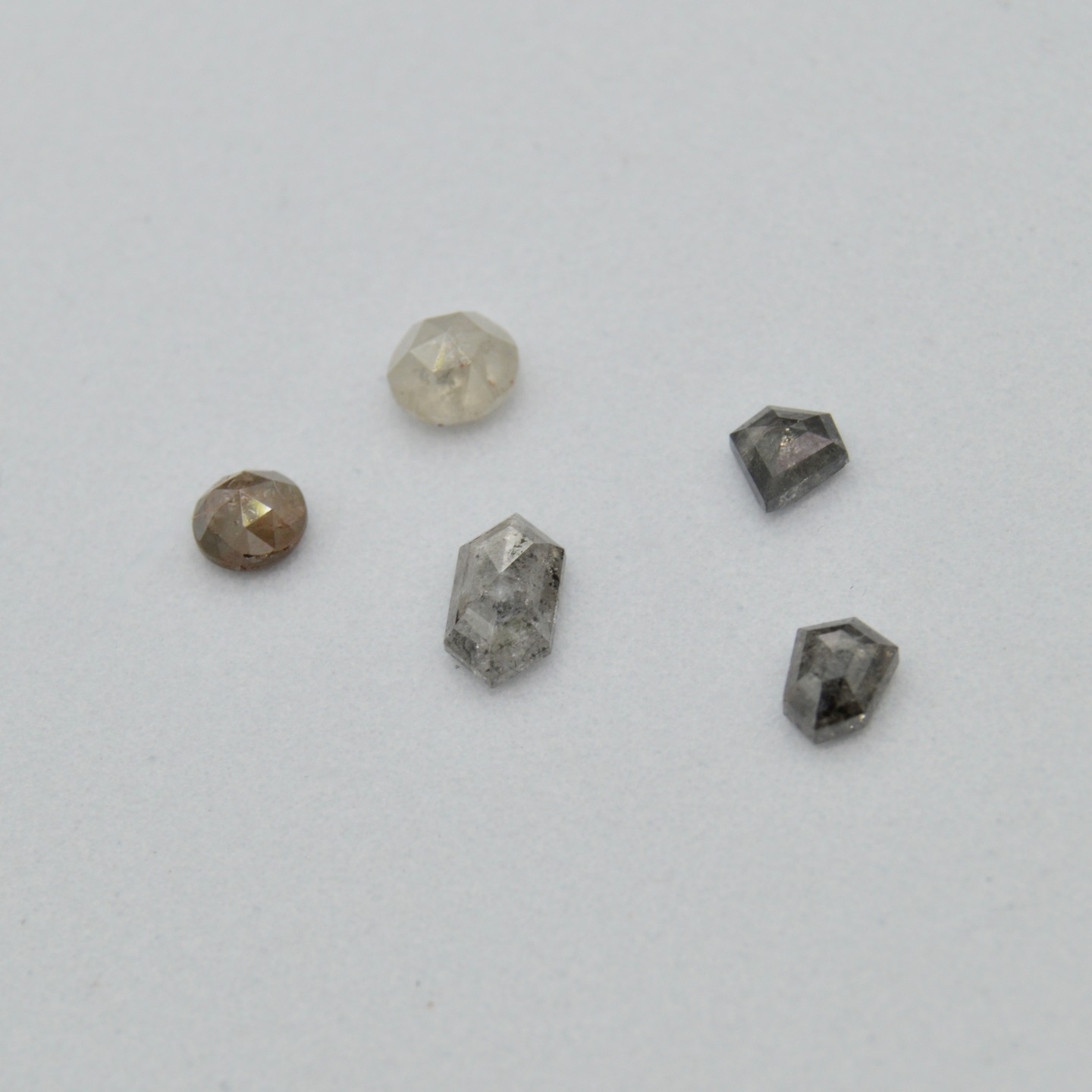 April’s almost over… oops. But we still need to talk birthstones. 💎
Sure, diamonds get all the attention—but there are so many beautiful alternatives if you're into something a little less traditional:
🧂Salt + Pepper Rose Cut Diamonds – real diamonds with wild, one-of-a-kind inclusions (some even have reddish tones—my favorite).
🫧 Herkimer “Diamonds” – technically quartz, but beautifully clear + sparkly with natural terminations. Some even contain ancient water bubbles (!).
🪩 White Sapphire + White Topaz – bright, durable, and full of sparkle without the diamond price tag.
There’s no one way to celebrate your birth month, whats your favorite April stone?
#diamondring #handmadejewelry #aprilbirthstone #rosecutdiamond #saltandpepperdiamonds #herkimerdiamond