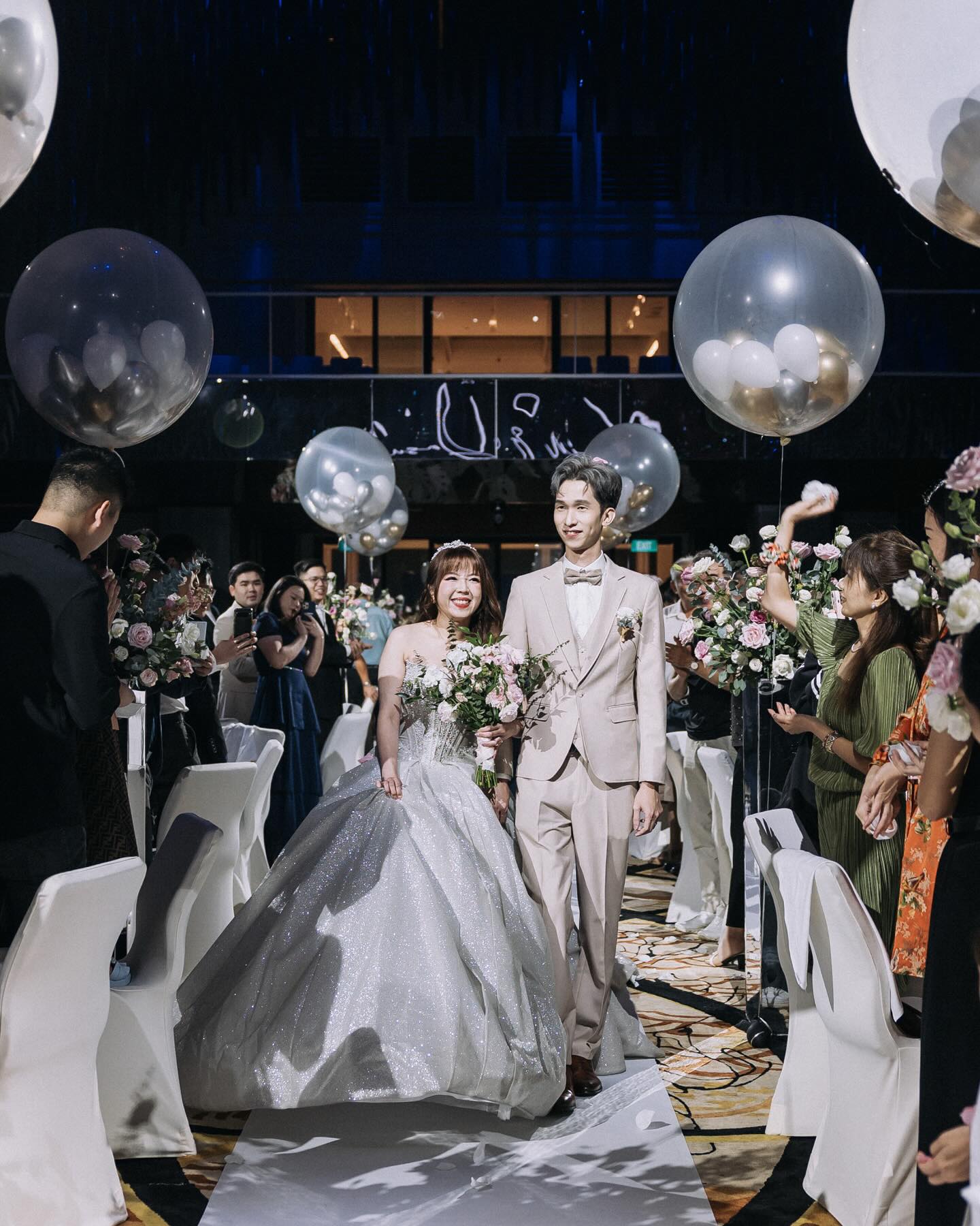 The wedding day of Edwin & Yasmin!
•
pg | @freddywongphotography
vg | @freyafilms
mua | @rowan_autelier
gown & suits | @ricoamona
emcee | @emceejiayang
venue | @jwmarriottsg
planner | @theweddingbliss.co