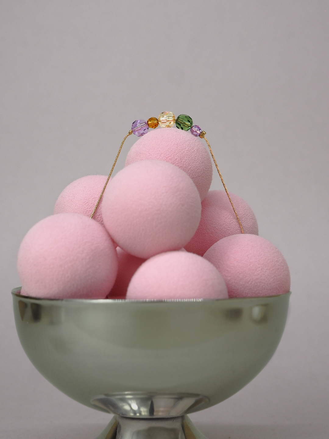 Tar gjerne en 🍓🍦 med tuttifrutti topping 🍬
#armbånd #bracelet #håndlaget #lagetinorge #handmadejewelry #smykker #norskdesign