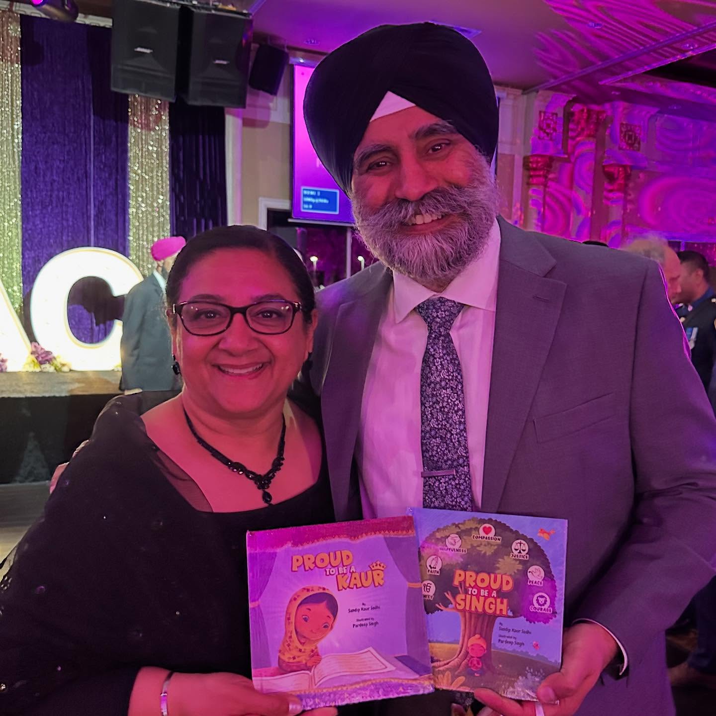 Honoured to share my latest books, “Proud to be a Kaur” and “Proud to be a Singh” published by @sikhlens with @baltej.s.dhillon 📚💡#sikhsbooksforkids #multifaith #sikhi #sikhkids #singh #kaur #canadianauthor #childrensbooks #unity