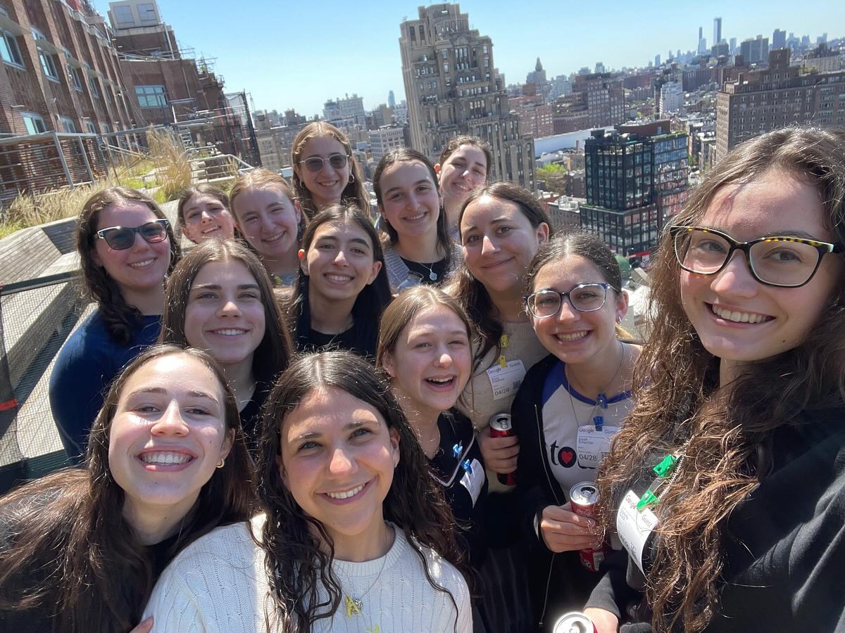 On Monday our CIJE students were invited to an exclusive Google campus visit designed specifically for young women interested in technology and innovation. Our students experienced firsthand what it’s like to work at one of the world’s leading technology companies. Thank you @cijetech for the opportunity!! #AtBruriahICan