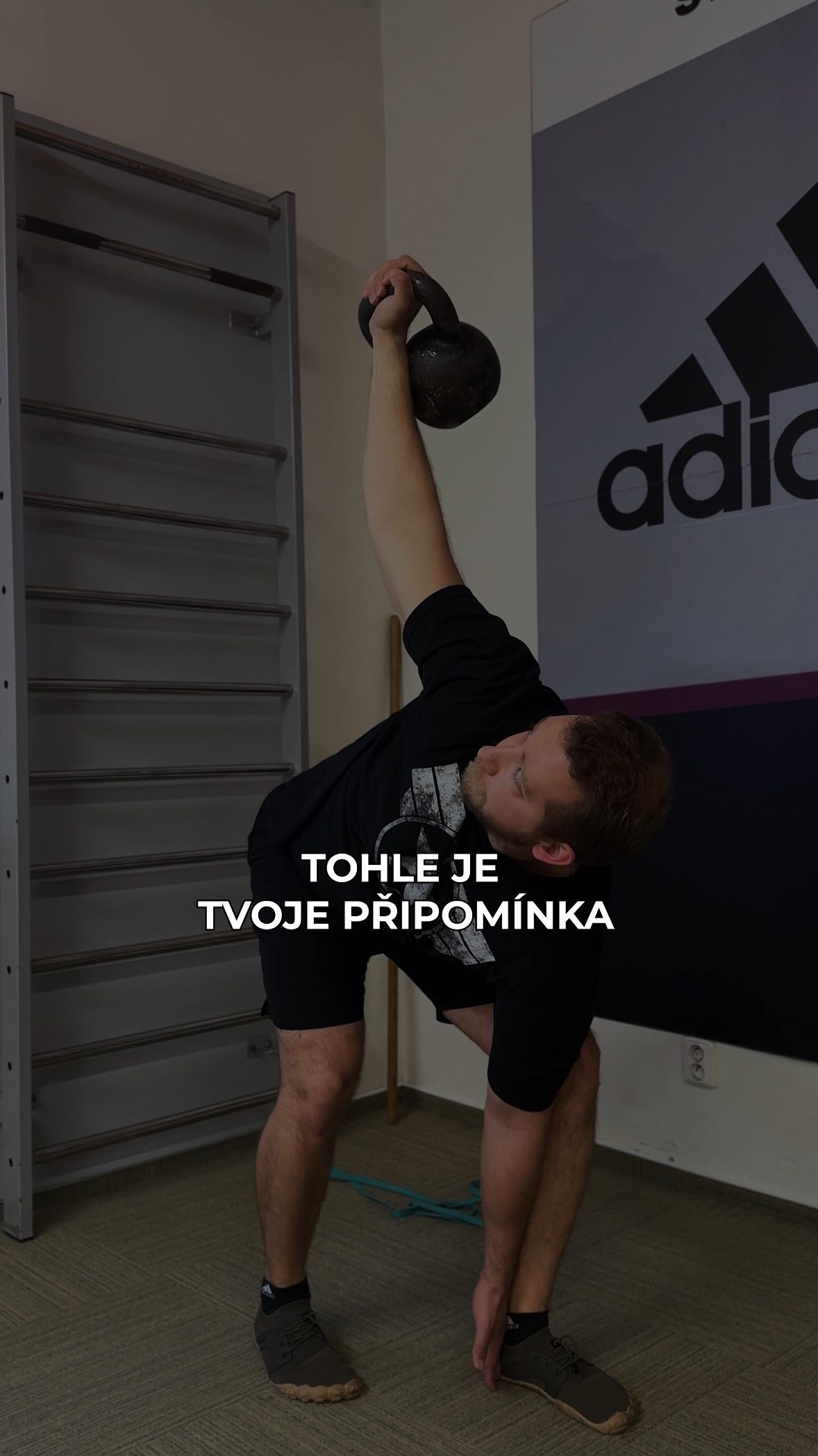 ⚠️ Nezapomínej, že…
…posilování středu těla je klíčové pro správnou stabilizaci páteře 🩻
Core svaly zajišťují oporu pohybovému aparátu při každodenních činnostech i sportovní a tréninkové zátěži.
Doporučujeme ti proto nezapomínat na pravidelné posilování středu těla i ve tvém tréninku!
💬 Zajímaly by tě naše doporučené cviky na core?
A nebo svůj oblíbený už máš?
Dej nám vědět do komentářů 📝
