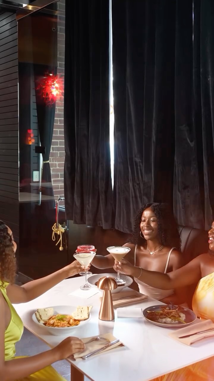 Restaurant Videography 🎥
What’s included:
- Model Selections
- Storyboard
- On-site videography
Email info@thecuratedagency.co for more details! 📧
#dallasmarketing #dallasmarketingagency #socialmediarketing #socialmediamanager