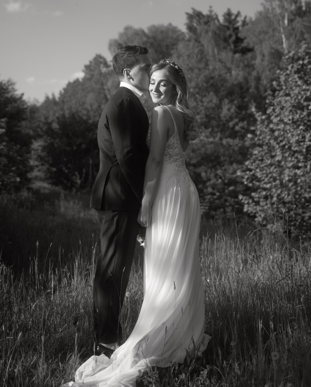 Some love stories stay with you. This one always will.
#maywedding #weddingphotoandfilm #countrysidewedding #lightandlove