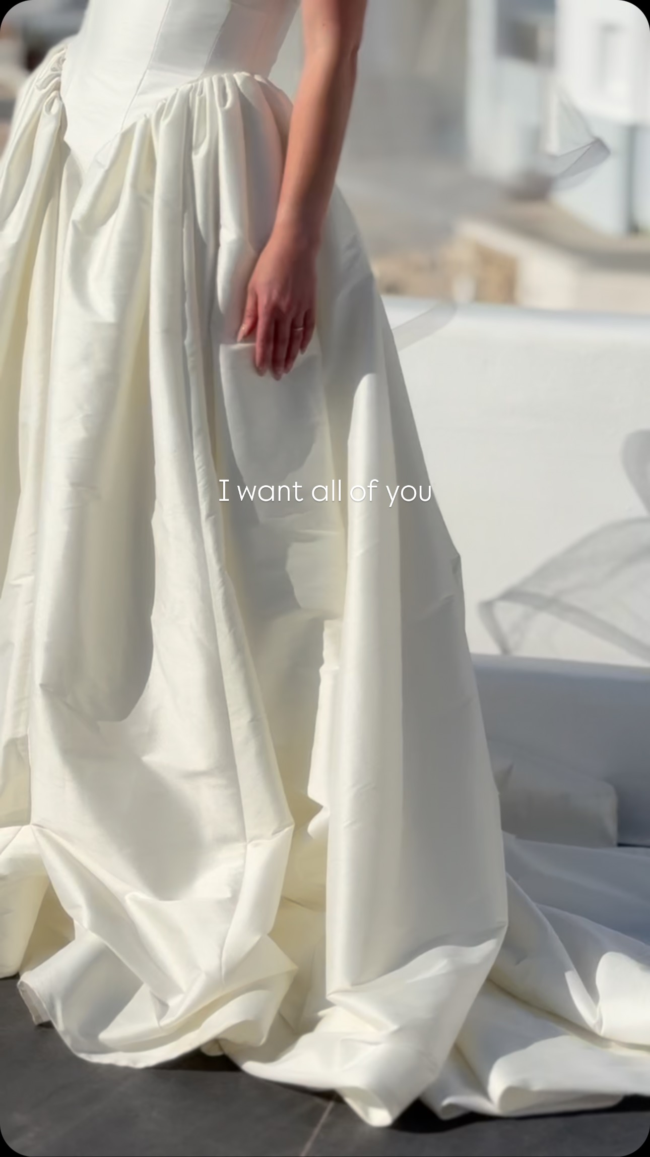 A dreamed fairy tale in Fira 🍃 #santoriniwedding#europewedding#greeceweddings#destinationplanner#luxurywedding#