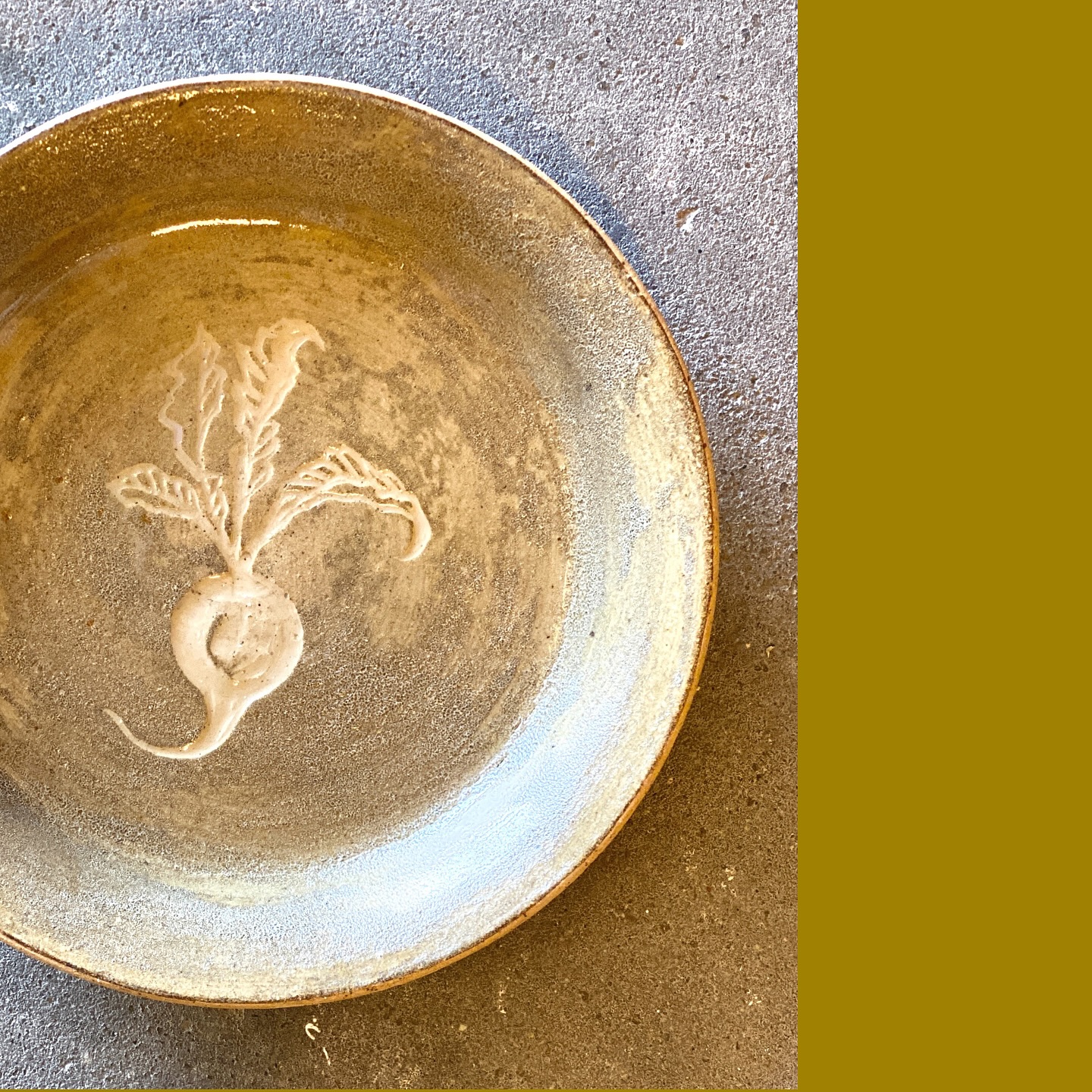 Beetroot plate; reclaimed clay + sea clay slip + glaze.
#ceramics #wheelthrowing #tableware #locallymade #slowmadegoods #potteryofinstagram #enkhuizen #clay #stoneware #ceramicstudiolife