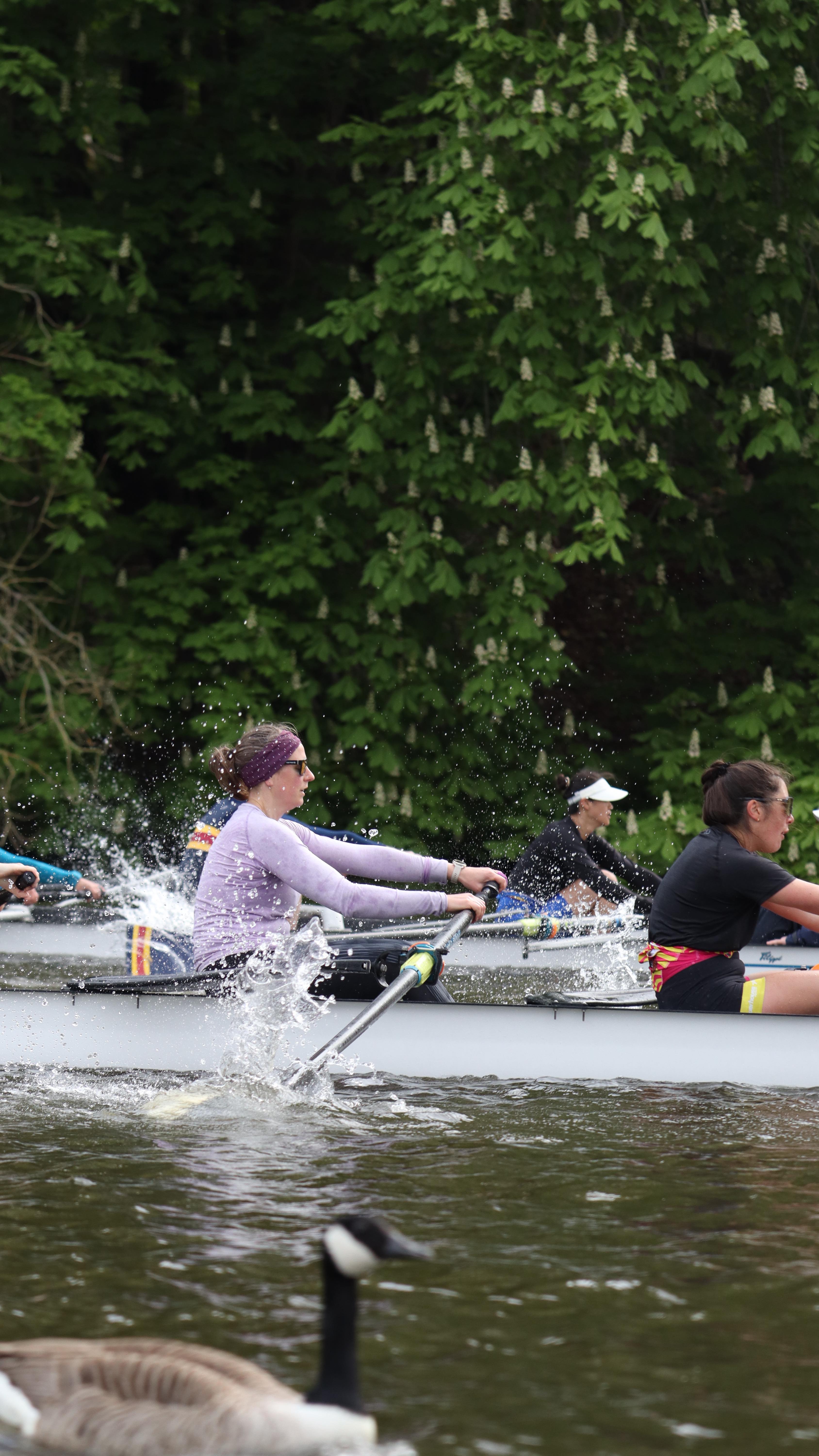 Taking stock of the April miles banked at Pangbourne 🤩 City ready to hit all the races coming this weekend!!!
💙💛❤️
#rowing