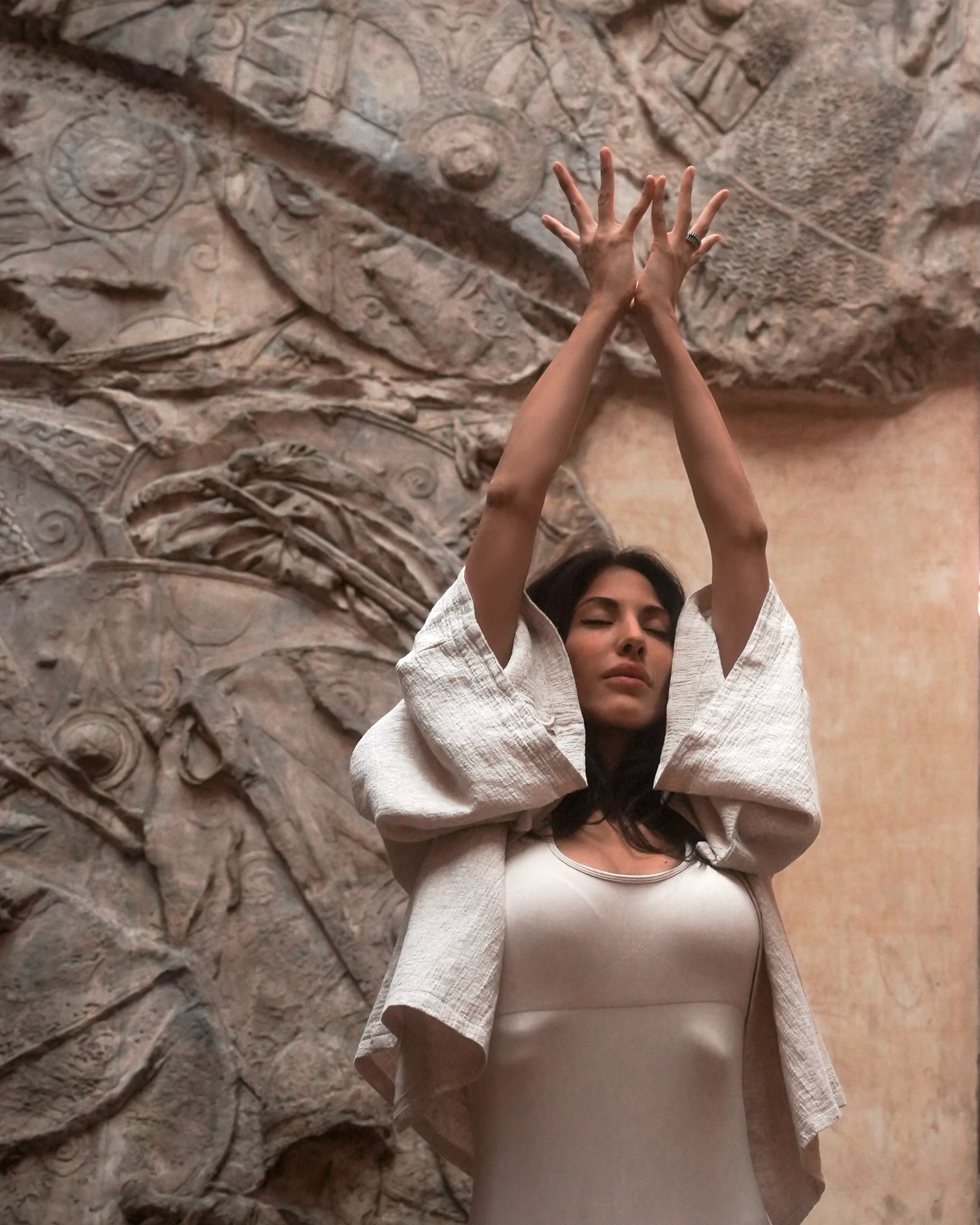 “The world is full of magic things, patiently waiting for our senses to grow sharper.” — W. B. Yeats
Let me know your thoughts in the comments below and let’s keep the conversation going! @kimreartedesantiago
📸 : @kohnobe
📍 : V&A Museum, London, U.K.