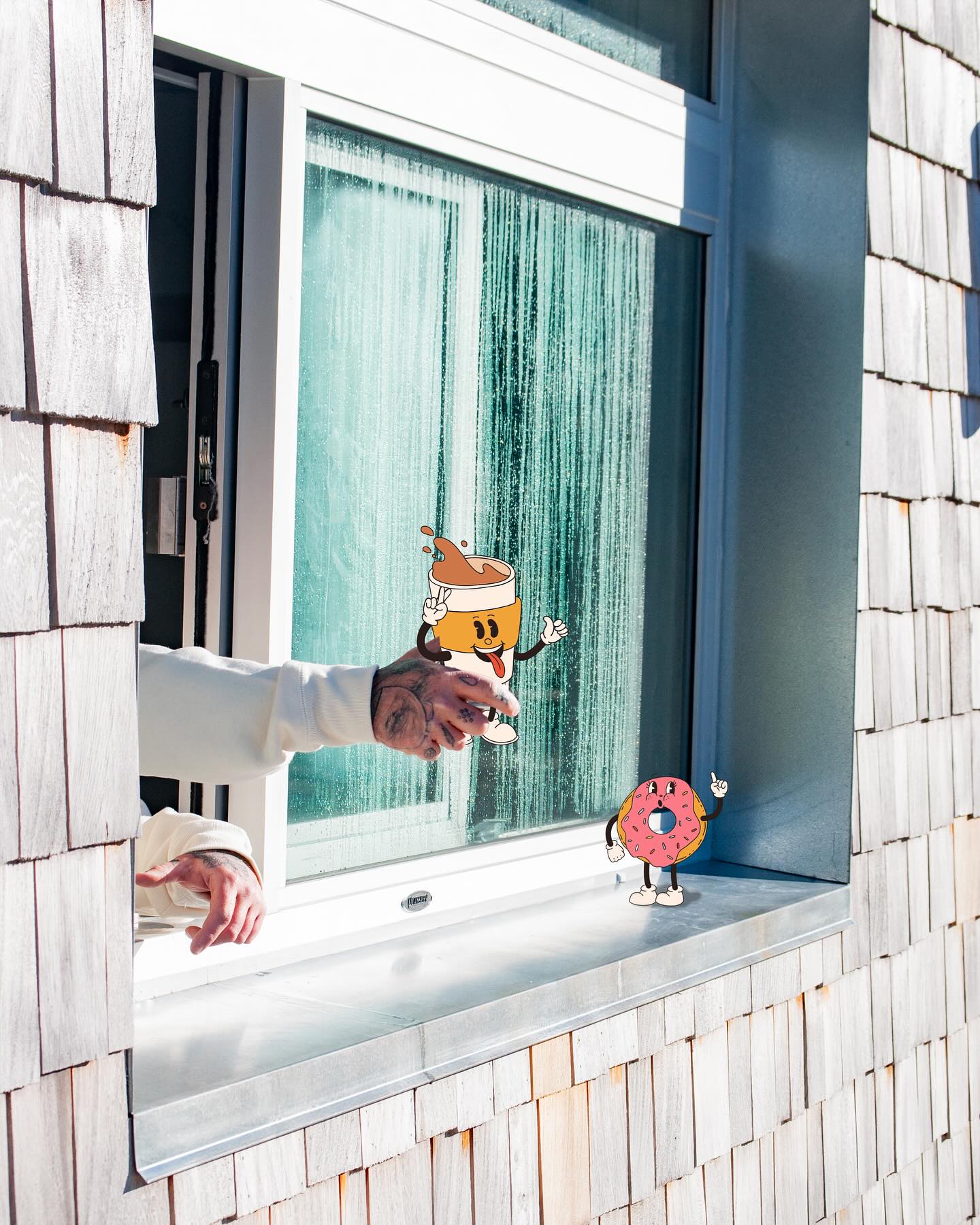 TAKE OUT WINDOW //
Come down for an oceanside stroll and let us help you with your caffeine fix!
Our coffee takeout window is officially open for business! Not only do we have amazingly delicious coffee, roasted by our dearest of friends at @houseoffunkroasting , but we’re also featuring scrumptious donuts from @foxandoakcraft each day until they’re gone!
And if you’re feeling a bit hungrier, we’ve got you covered — fresh, handcrafted sandwiches are now available daily! Perfect for a quick bite by the ocean or a picnic in the park.
Come down for a coffee, a donut, and maybe even a sandwich, and soak up the sunshine!
#oceanfrontsquamish #squamishbc #craftbeer #squamishlife #squamishisawesome