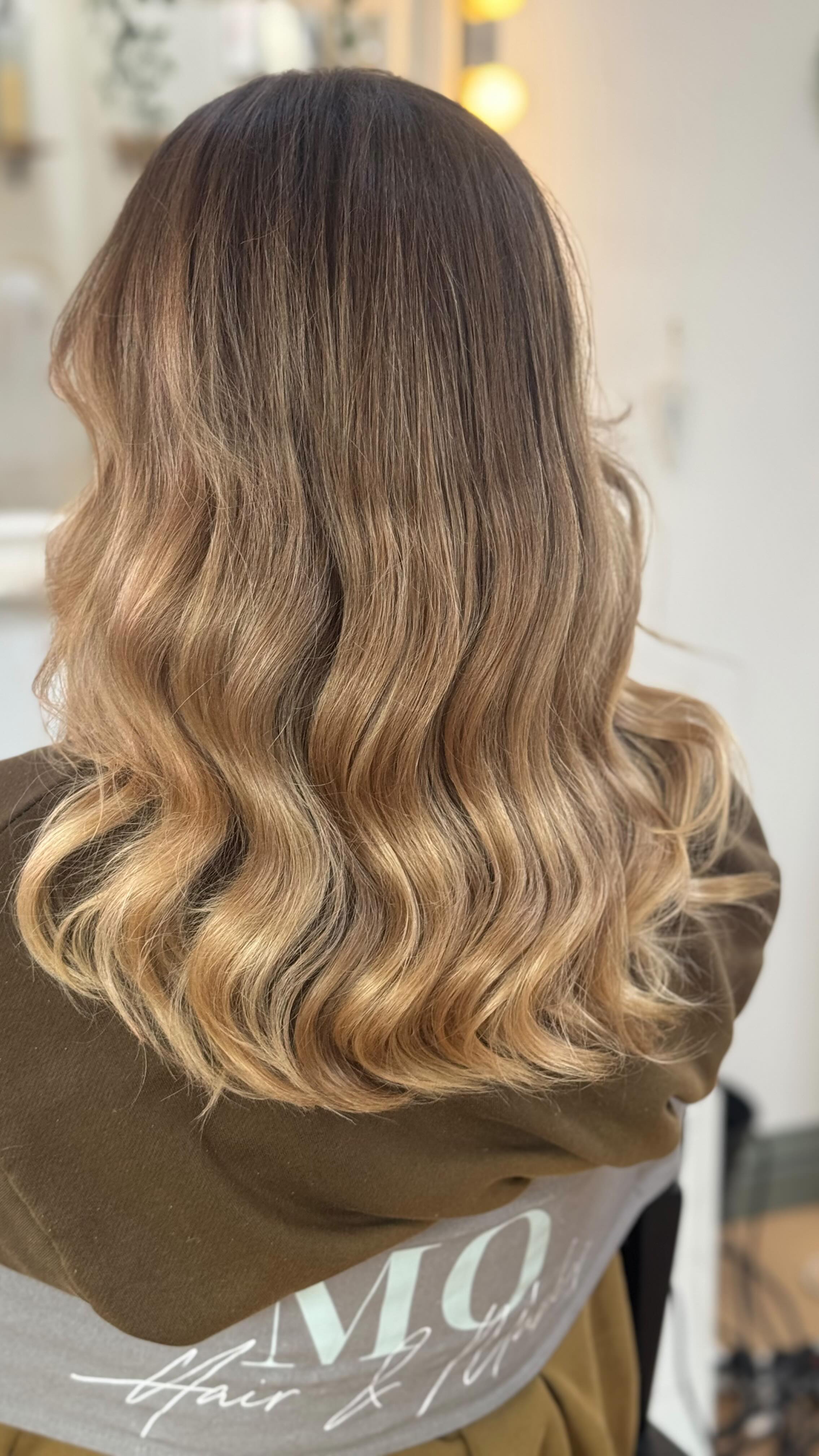 Soft relaxed waves for Jan for her work exhibition in London ♥️
#melissaoldridge #surreyhairstylist #weddinghairstylist #surreymakeupartist #surreyweddinghairstylist #hairspecialoccasion #downwaves #wavesfordays #softcurls #hairinsurrey #specialoccasionhair #eventhair #surreyhairartist #wokinghairstylist #guildfordhairstylist