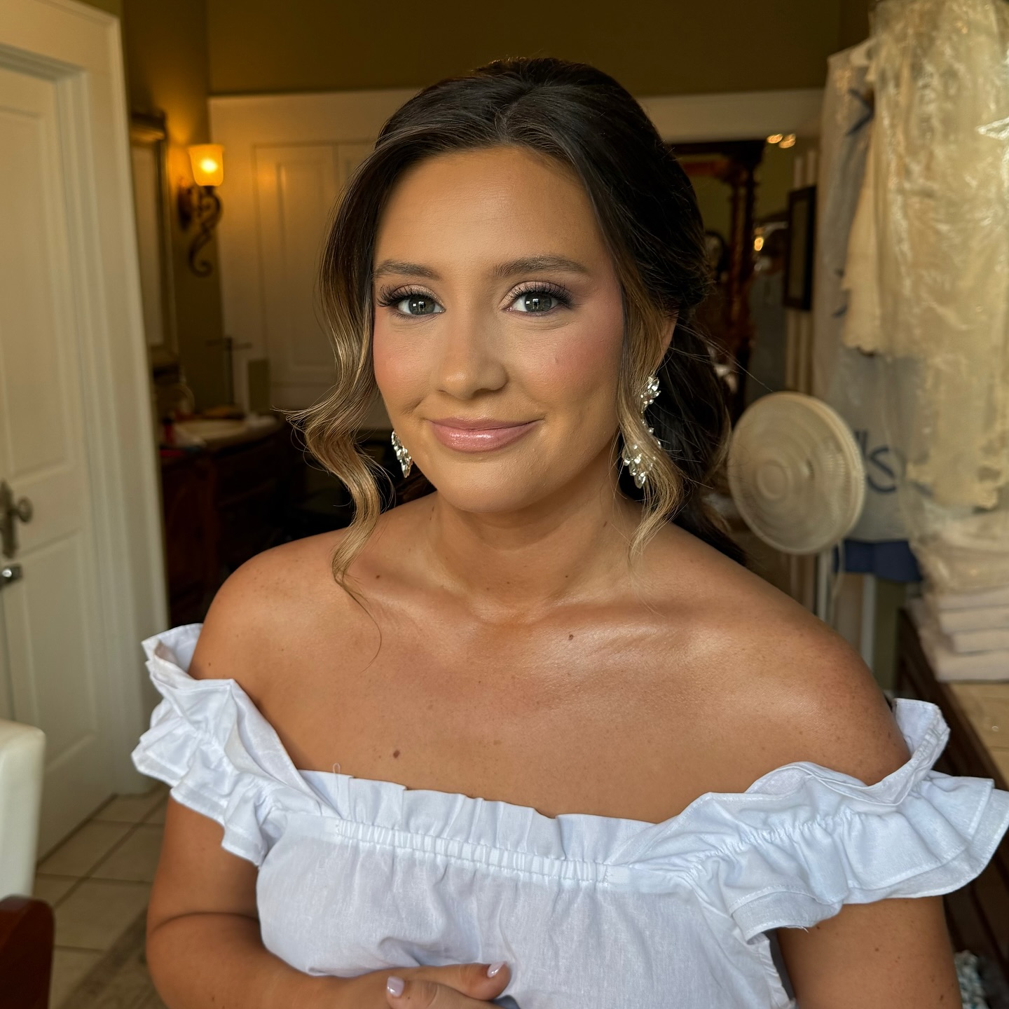 Bringing the bridal glow to life for the stunning new Mrs. Denman! 🤍Congratulations on your forever—what an honor to glam you up for your big day, beautiful girl!!! 🫶🏼
Hair and makeup by me
Assisted by @thereal_chlomoney
