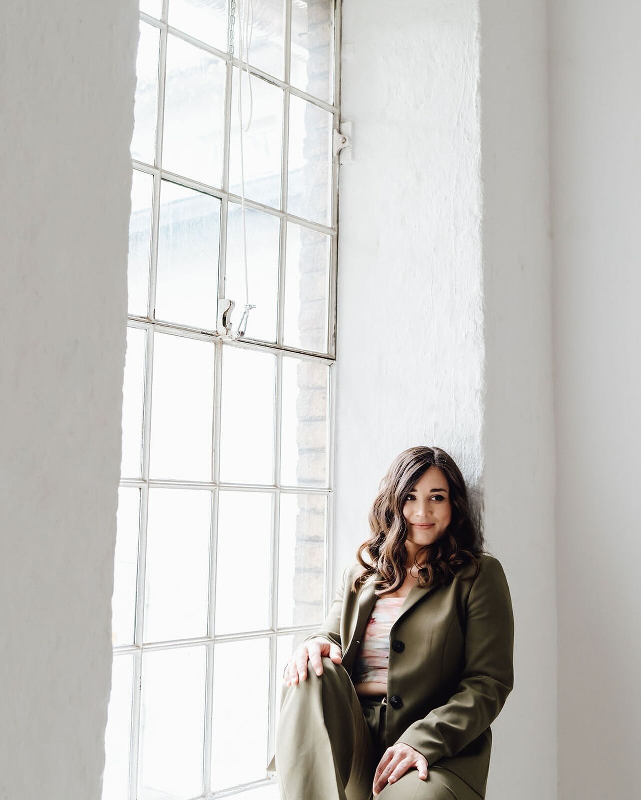 🌟 SAISONSTART LOADING 😱❤️
.
Foto: @___janahofmann
Location: @studio__courage
H&M: @henriette_hair_makeup
.
#singer #hochzeitsmusik #musikzurtrauung #sängerin #weddinginspiration #weddingband