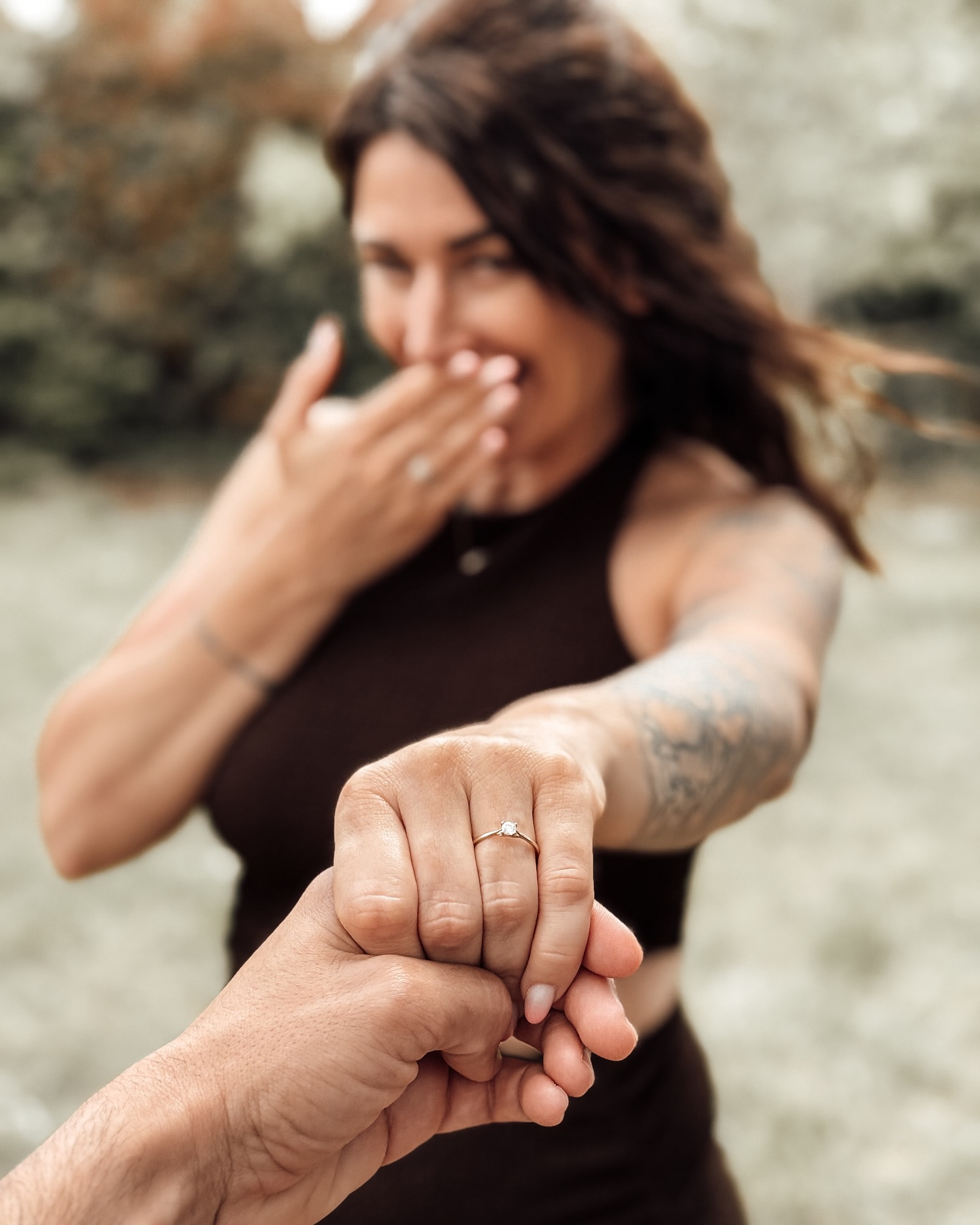 J’ai une GRANDE nouvelle à annoncer !
I said YES !!!!!!!!!!! 💍
Je voulais absolument partager cette grande nouvelle avec vous 🥰 Merci pour tout votre amour au quotidien, vos good vibes, et votre bienveillance depuis le début. Vous faites partie de ma vie, alors c’était évident de vous inclure dans ce moment si spécial 🫶🏼
#fiancailles #mercilavie #momentmagique #lovevibes