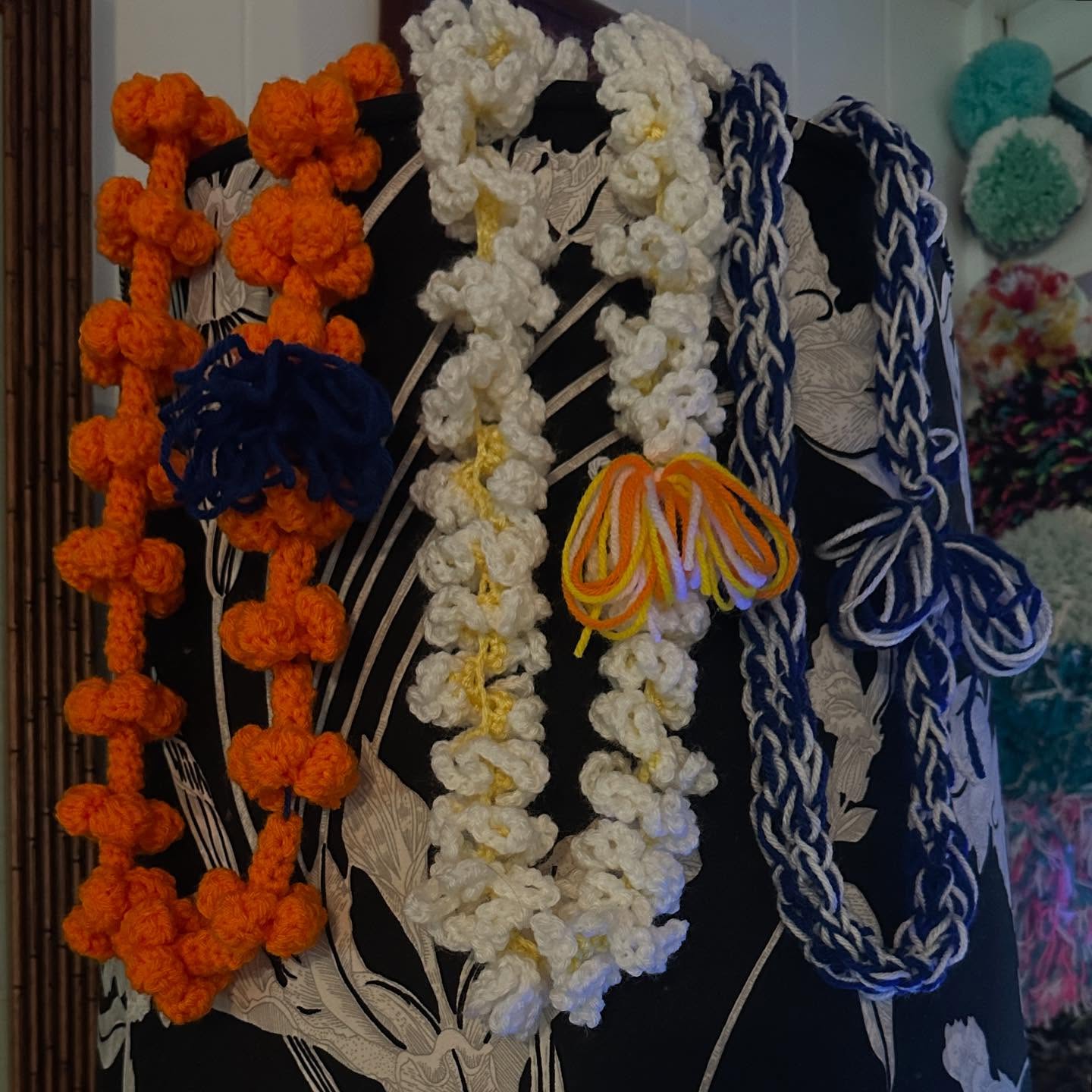 Working on my crochet 🧶 lei game today 🤗