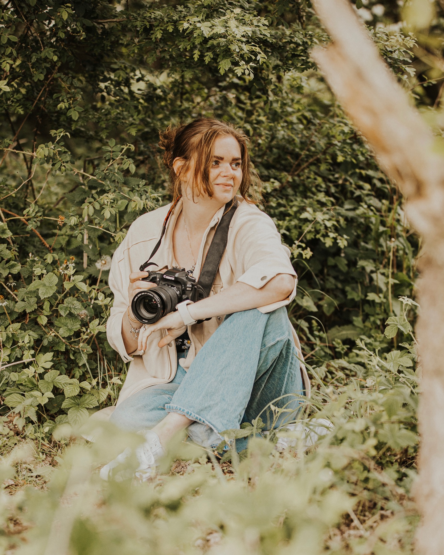 Its about time you saw me again, its been a while😅
I’m Livi — the face behind the lens 📸
Im a degree-qualified, dog-obsessed, foodie, and mum to 3 month old and recently turned 2 year old.
If you’re wondering where I am at your wedding... just find the nearest baby or dog! 😍
I photograph everything from Newborns, Maternity, Families and Weddings, shooting with natural light outdoors 🙌🏻
My job is to make you feel relaxed as possible while making your memories last a lifetime🫶🏻
#WeddingPhotographerUK #photographer #familyphotographerleciester #leicesterphotographer #MidlandsWeddingPhotographer