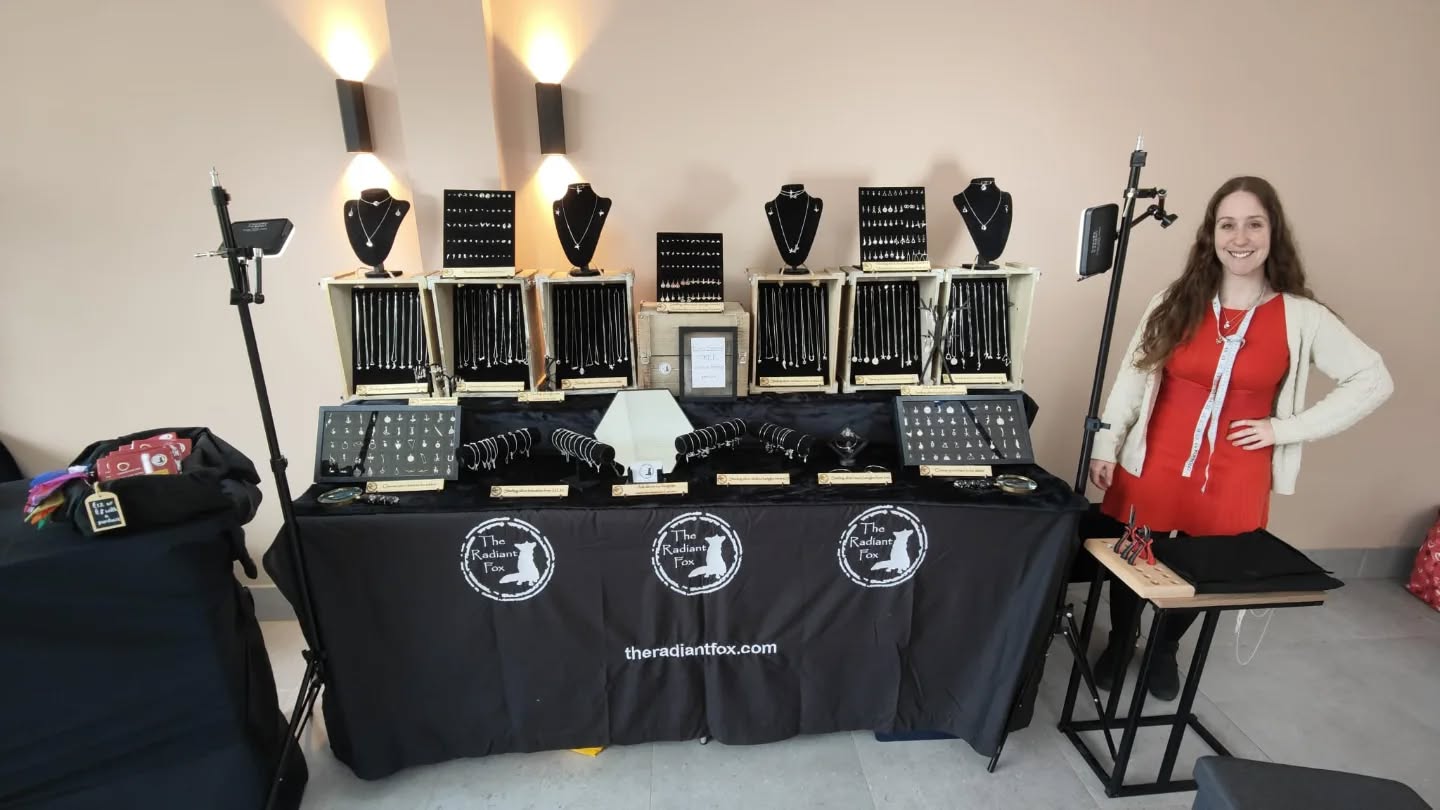 All set up at @crumplebury
Offering a unique selection of high-quality, hand produced sterling silver jewellery and gifts. A made-to-measure service is available to ensure that your items are made bespoke to you. Need a gift? We do standard sizing options too.
Cannot wait to see you.
#theradiantfox #sterlingsilver #made-to-measure #madetomeasure #jewellery #crumplebury #spring #springfair