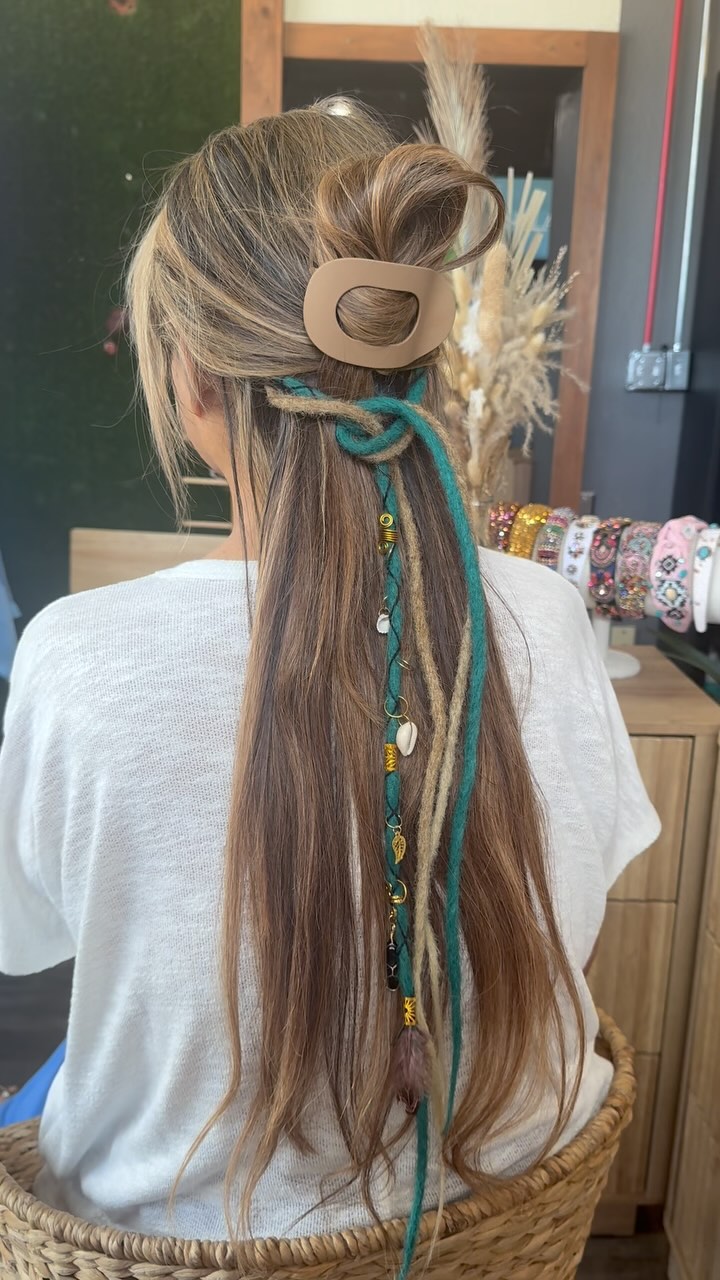 Boho breeze + blessed locs. ☀️
Wrapped in sunshine, shells, and soul.
This summer, let your crown speak freedom.
#thelabclermont #locs #dreadhead #clermont #florida #beachlife #shells #hairjewels #clermontsalon #hair #bohohair #boho #vibe #catchavibe