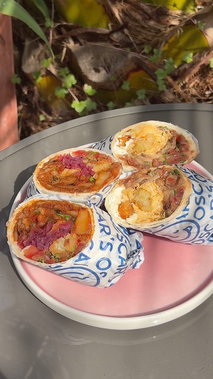 Burritos got a glow upppp 🏋️♂️💪😮💨 get into these upgraded burritos! 👇
Bacon Breakfast
Black treacle bacon rashers, scrambled egg, refried beans w confit garlic, pico de gallo, feta, tortilla
W house green hot sauce
Chipotle Shroom
Chipotle bbq oyster mushrooms, pickled red onion, refried beans w confit garlic, pico de gallo, tortilla
W house green hot sauce
Available every weekend!