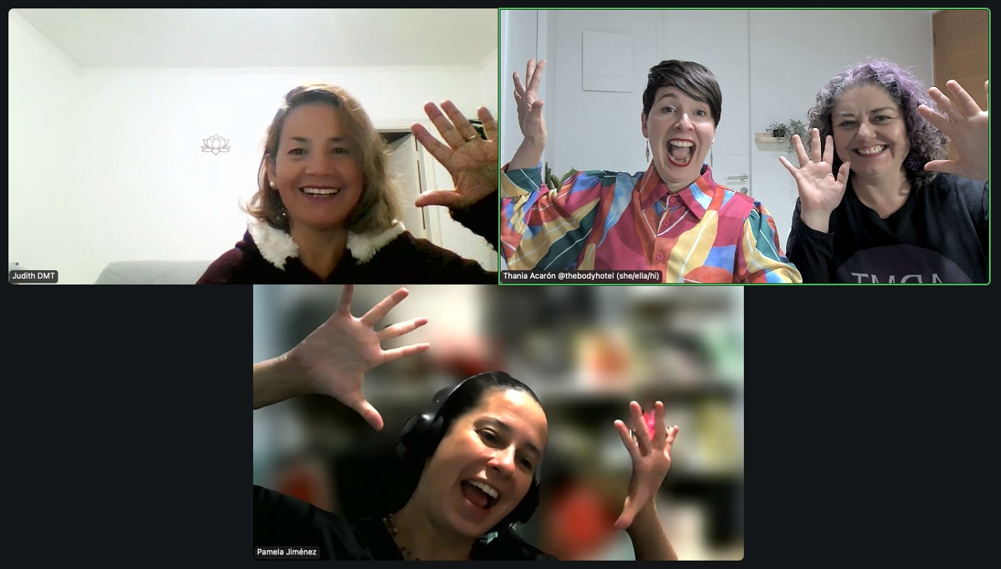 That’s a wrap! (English below) Finalizó el tour en Chile! Culminamos con un conversatorio de DMT transformando ideas de la practica a la investigación. @nadiaolivaplaza hizo nuestro calentamiento y presenté junto a Pamela Jimenez de @reddmt.latinx (moderadora) y @ingrid.kleiner Hubo participantes de 8 países: Argentina, Brazil, Chile, Colombia, Costa Rica, Ecuador, Puerto Rico y Venezuela. Gracias a @judith_esperanza y @asociaciondmtchile por su coordinación. Les esperamos en agosto de nuevo!
That’s a wrap! The tour in Chile has concluded! We finished with an online discussion on DMT, transforming ideas from practice to research. @nadiaolivaplaza led our warm-up, and I presented alongside Pamela Jimenez (moderator) from @reddmt.latinx. There were participants from eight countries: Argentina, Brazil, Chile, Colombia, Costa Rica, Ecuador, Puerto Rico, and Venezuela (tag me if I missed one) Thanks to @judith_esperanza and @asociaciondmtchile for their coordination. We look forward to seeing everyone again in August!
#researchforum @unisouthwales @uswdrama.performance #dancemovementtherapy #danzamovimientoterapia #creativeartstherapy #artstherapies #terapiasartísticas