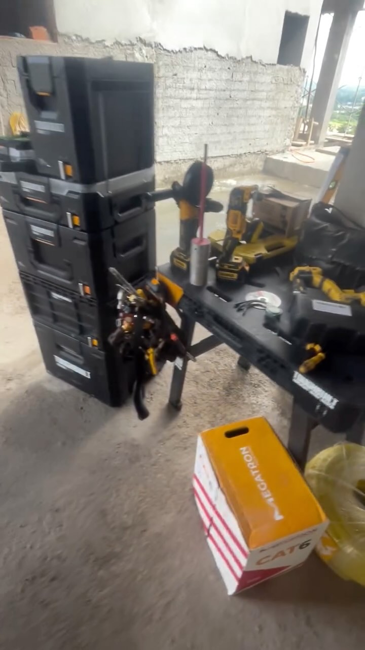 Infraestrutura para ar condicionado #deusnocomando #igsolucoesinteligentes #localizaaibb #nossasenhoraaparecida #toughtbuilt #infra #infraestrutura #bhmg Mg