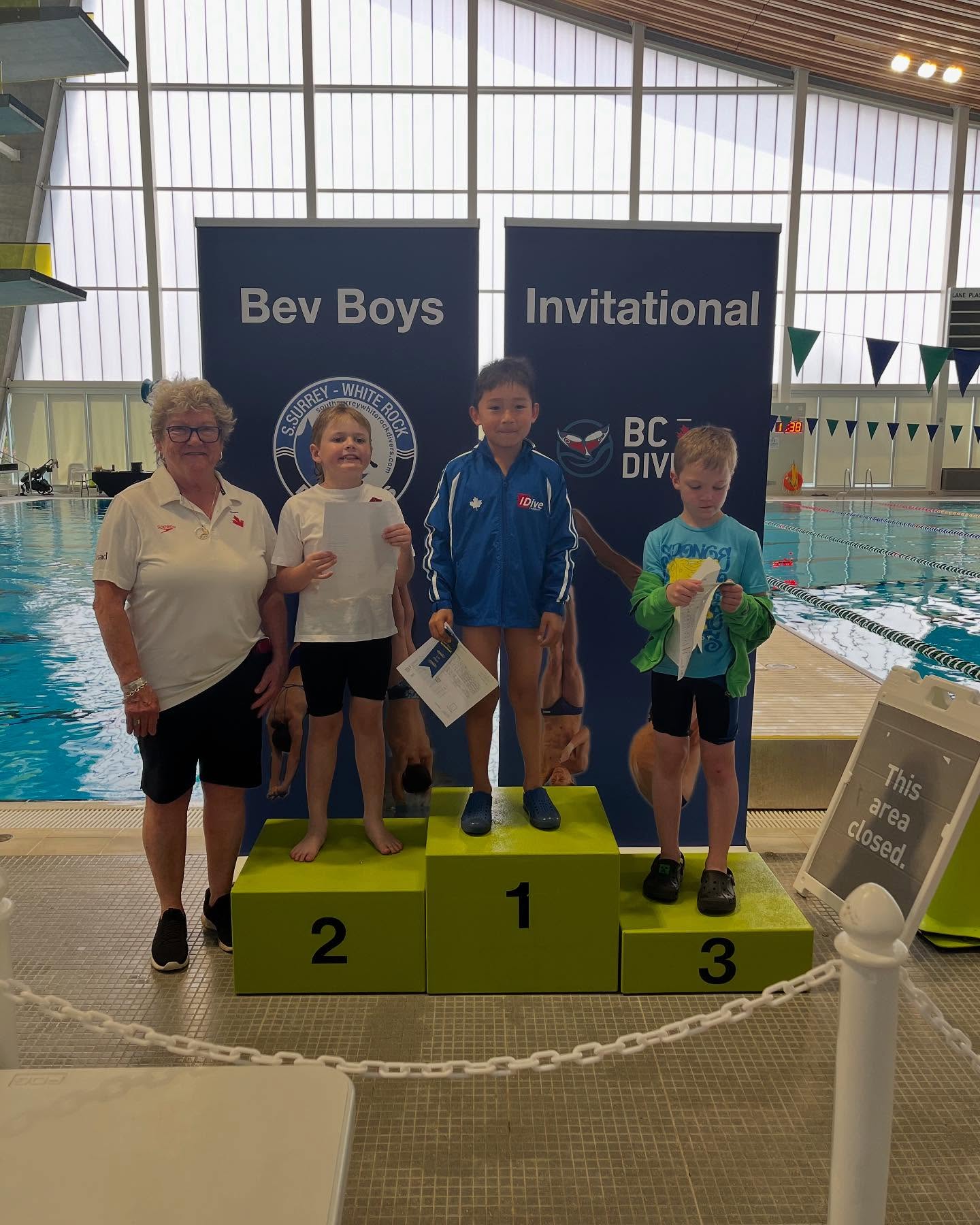 What a weekend for our young iDive athletes at the Bev Boys Invitational!
LTD Events Results
Girls E
Muqiao Wu ā Gold š„
Chloe Chen ā Bronze š„
Michelle Khitrykava ā 9th šļø
Boys E
Carter Forbesā Gold š„
Girls C
Kate Rafiei ā Bronze š„
Boys C
Felix Mitchell ā Gold š„
Girls B
Marielle Thomas ā Gold š„
Sophie Rafiei ā Bronze š„
Yana Wongā 4th šļø
Girls A
Samantha Herrick ā Gold š„
Huge congratulations to all our divers and coaches for their hard work, focus, and fearless diving. Weāre proud of every single one of you!
A big thank to our coaching team: Madeline, Krysta, Morgan, Richard, and Keith for their hard work and dedication!
