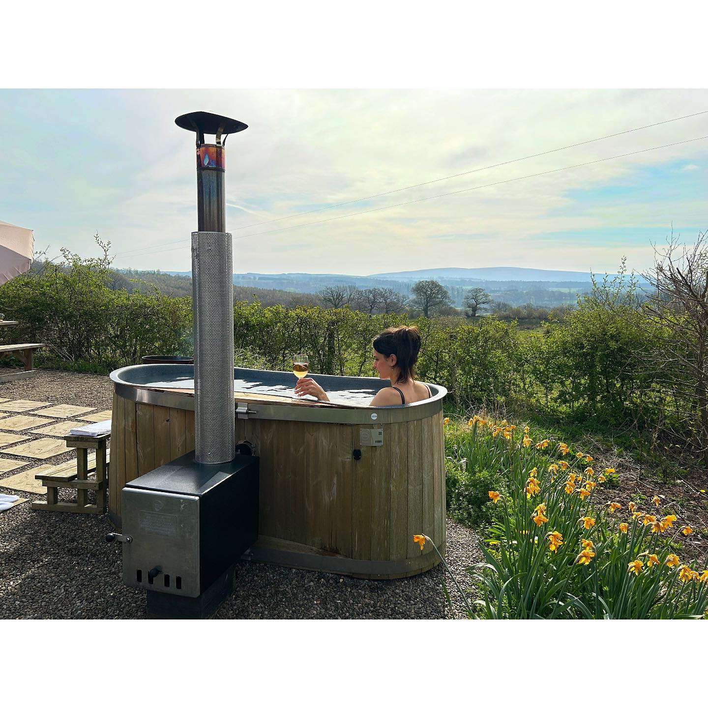Enjoy the Spring sunshine from one of our wood-fired hot tubs ☀️ Use our Spring Midweek Breaks special for 20% off until the end of April