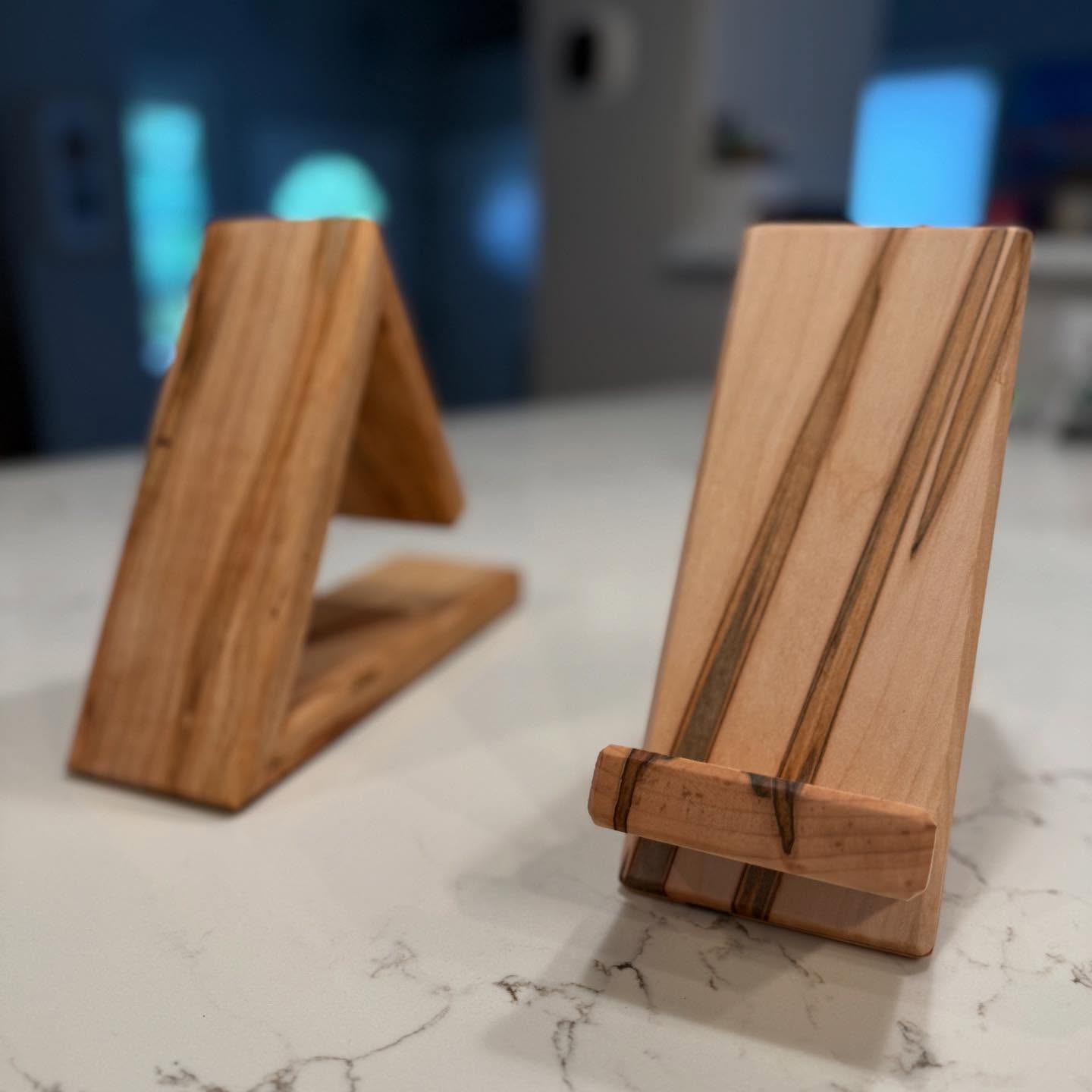 New product alert! 🚨
Get yourself a limited edition recipe book holder or bedside book holder. Up your home decor with this handmade ambrosia maple holder perfect for the chefs and readers in your life.
Now for sale on the site in limited quantities at www.homadewoods.com. If there is enough interest more can be made!
#homadewoods #woodworking #kitchenware