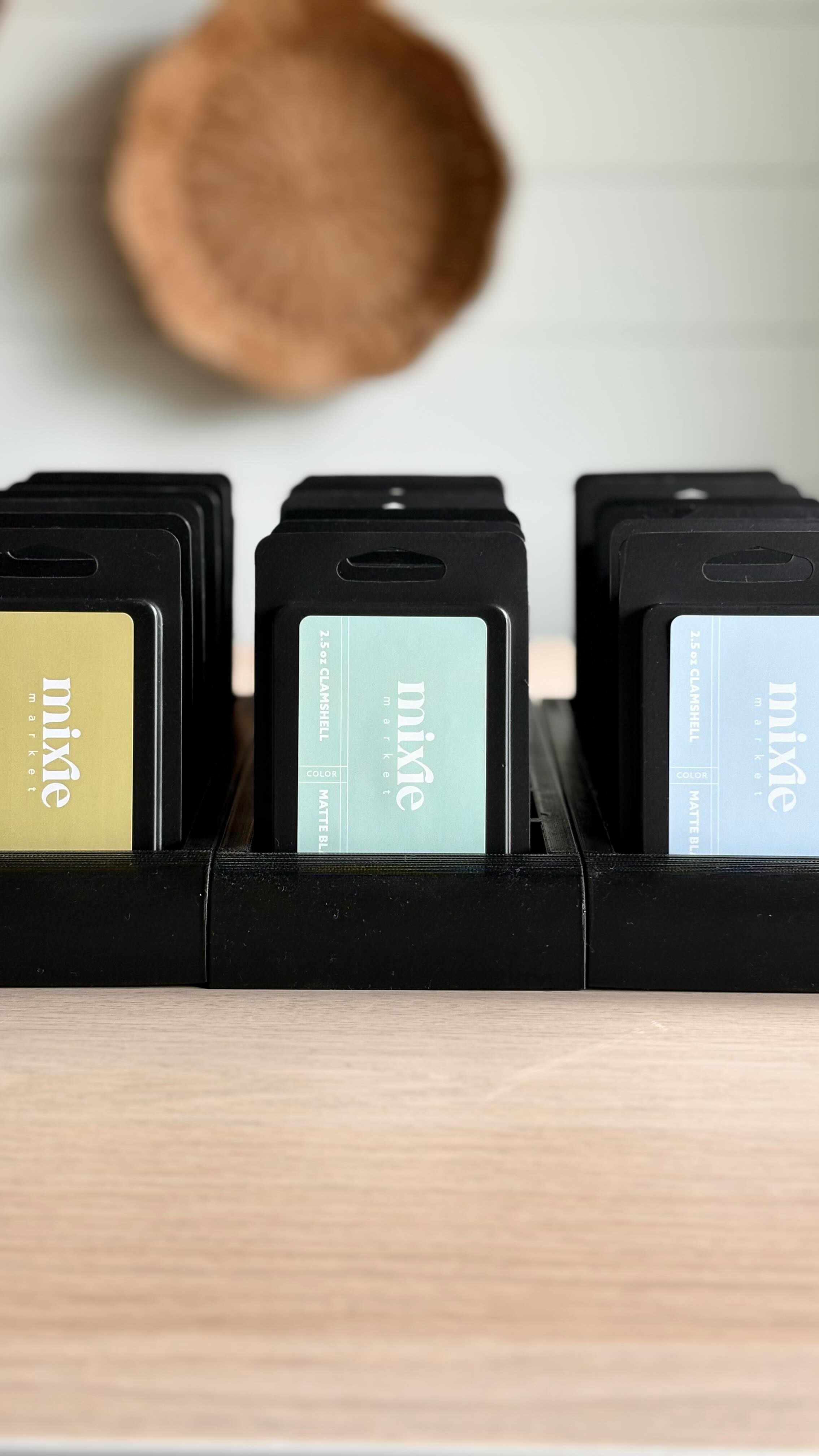 Get organized for spring markets with our wax melt display stands. Available in white or black. Also checkout our selection of clamshells in 6 different finishes, matte black & matte white shown here.
#springmarket #waxmeltdisplay #clamshell #clamshelldisplay #storedisplay #candlesupplies #waxmelts