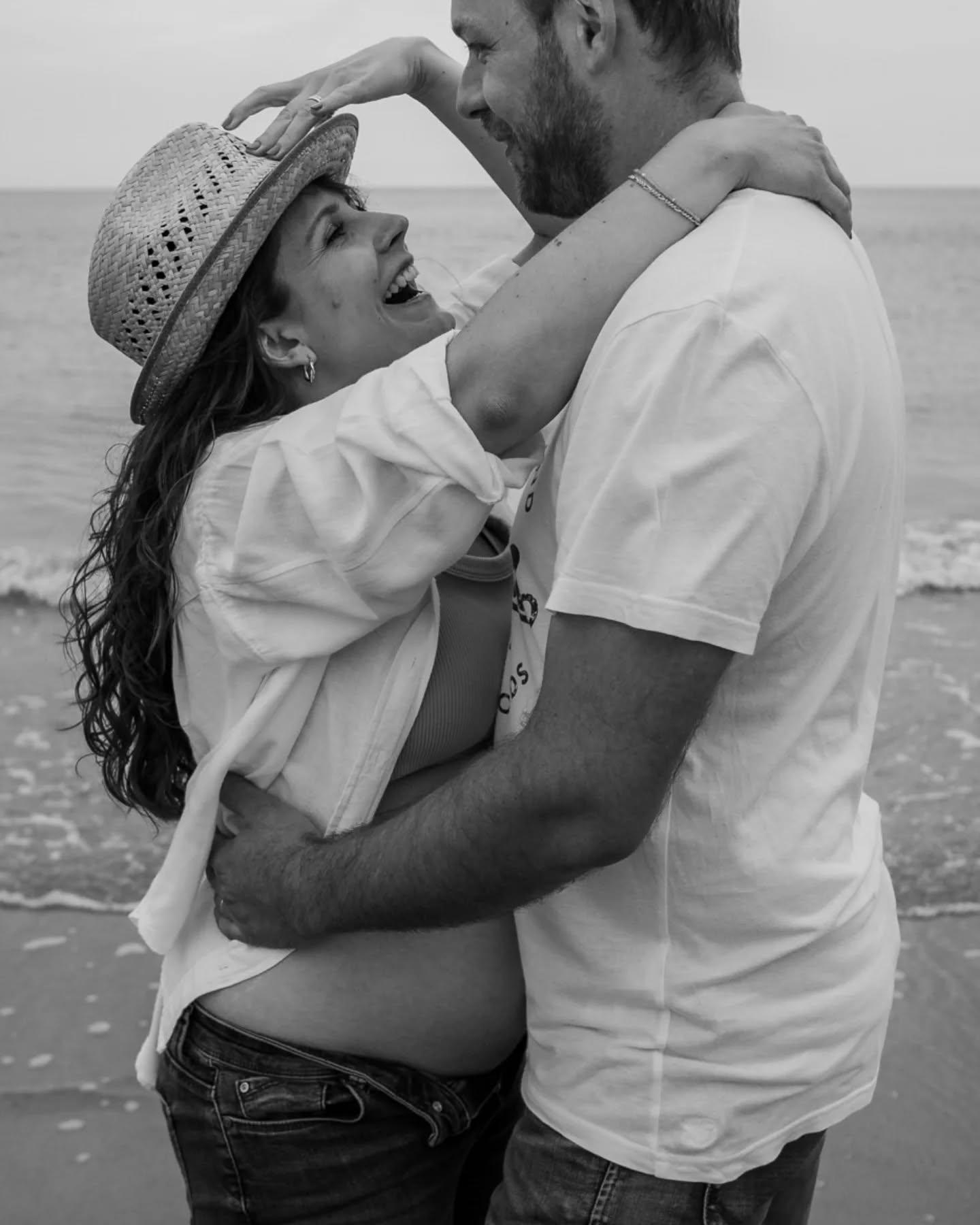 Babybauchshooting tijdens het gouden uur in Dishoek!
-
-
-
-
-
#zwangerschapsshoot #fotograafzeeland