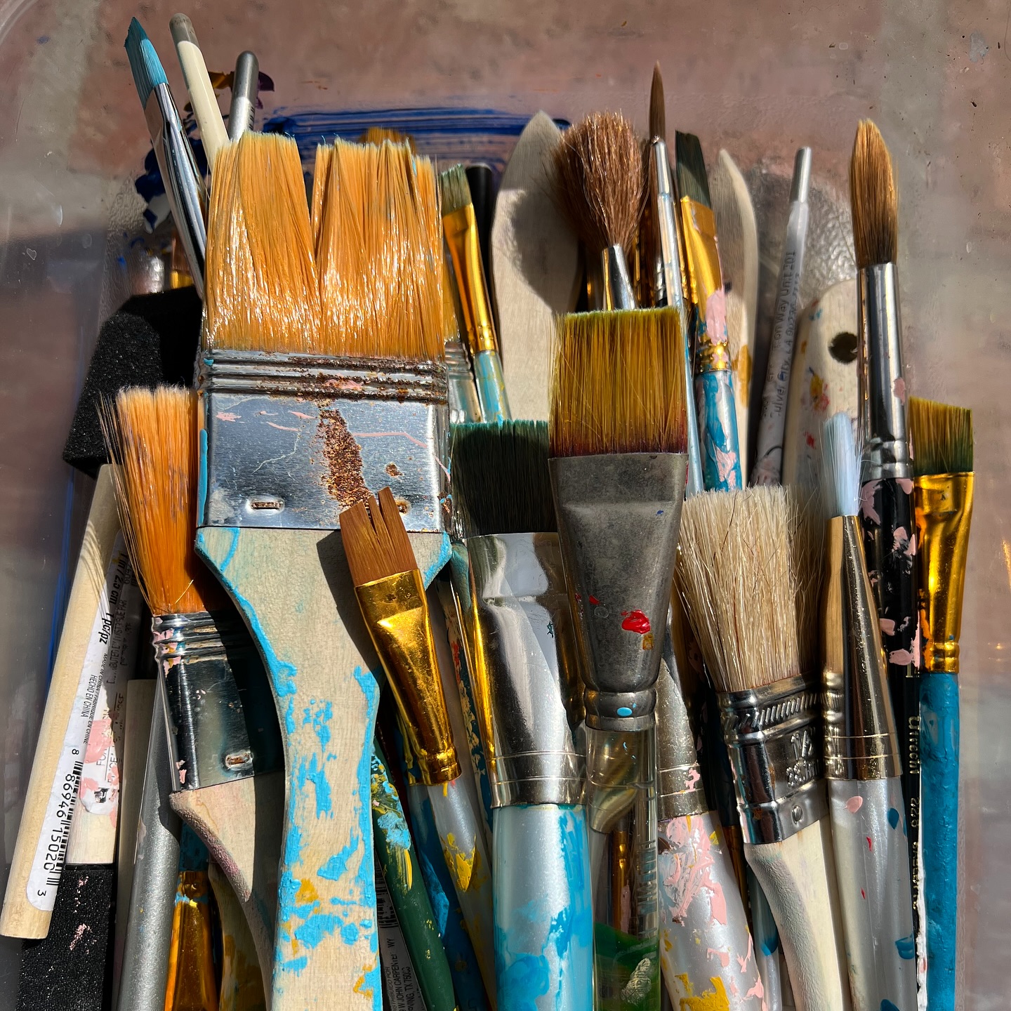 Great day for painting (touch-ups)… I’ve had some of these brushes since 1993 from an undergrad grant… The rest are my friend’s @kckrantz. Since September, we have been collaborating on our daughters’ 5th Grade Legacy Project for their entire class — Spanish and Japanese language immersion kids. We have come together with a squad of different families who have been supporting this Class of 2025 create personalized messages of hope and love. It has been life affirming to witness them leave their mark. Their legacy.
When I think about the chaos and despair in the news, I need to be hopeful and do something… anything in my power. Not just for my own kids.
#education #art #believe #hope #love #publicschools