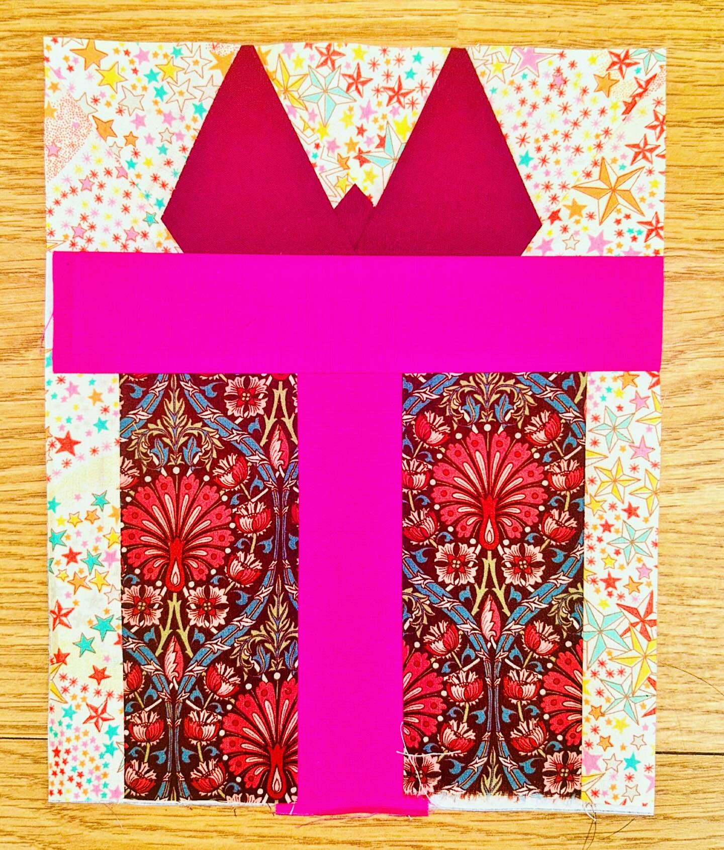 Nothing quite says “posh present” to me quite like fancy wrapping! And I don’t think it gets any fancier than a Liberty print!
What says Posh Present to you?
The second block I’ve been testing for The Nutcracker Ballet BOM coming soon.
#alderwoodstudiopatterns #blockofthemonth #blockofthemonthquilt #newquiltpattern #newquilt #quiltblock #quiltblocks #fpp #foundationpaperpiecing #paperpiecing #christmasquilt #libertytanalawn #libertylondon #artgalleryfabrics #agfpuresolids #aurifilthread #aurifil #aurifil50wt #sewing #sewingaddict #quiltingismytherapy #quiltsofinstagram #quiltersofinstagram #mindfulsewing #stitch #thread #patterntester #patterntesting #pattern #greatbritishquilter