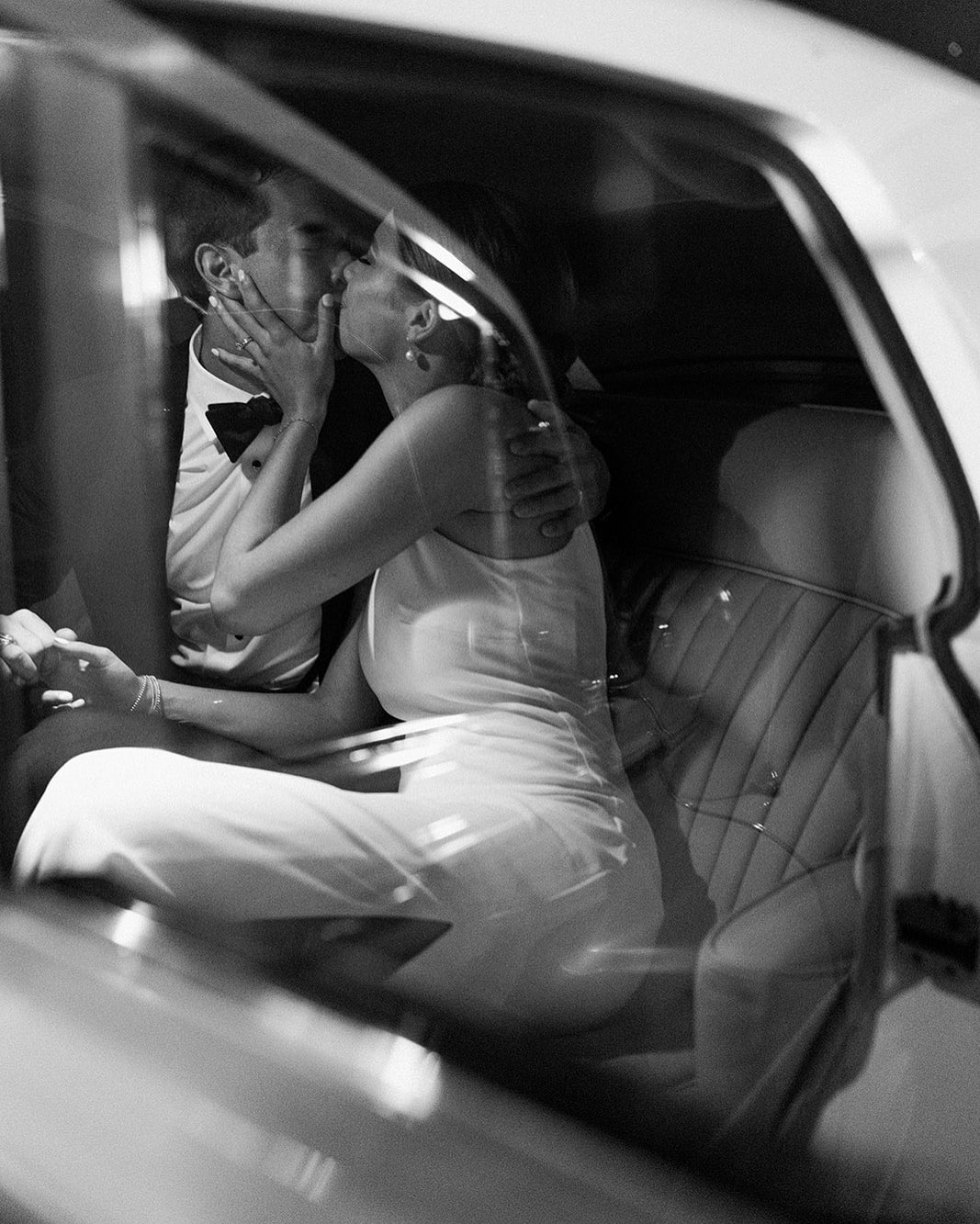 Classic getaway. We love to see it ✨
@unionhousetx
@joiedevivre_event
@bloomsbybrookie
@reverentweddingfilms
@grandslamglam
@bblewisville
@coverdownband
@igport_limos