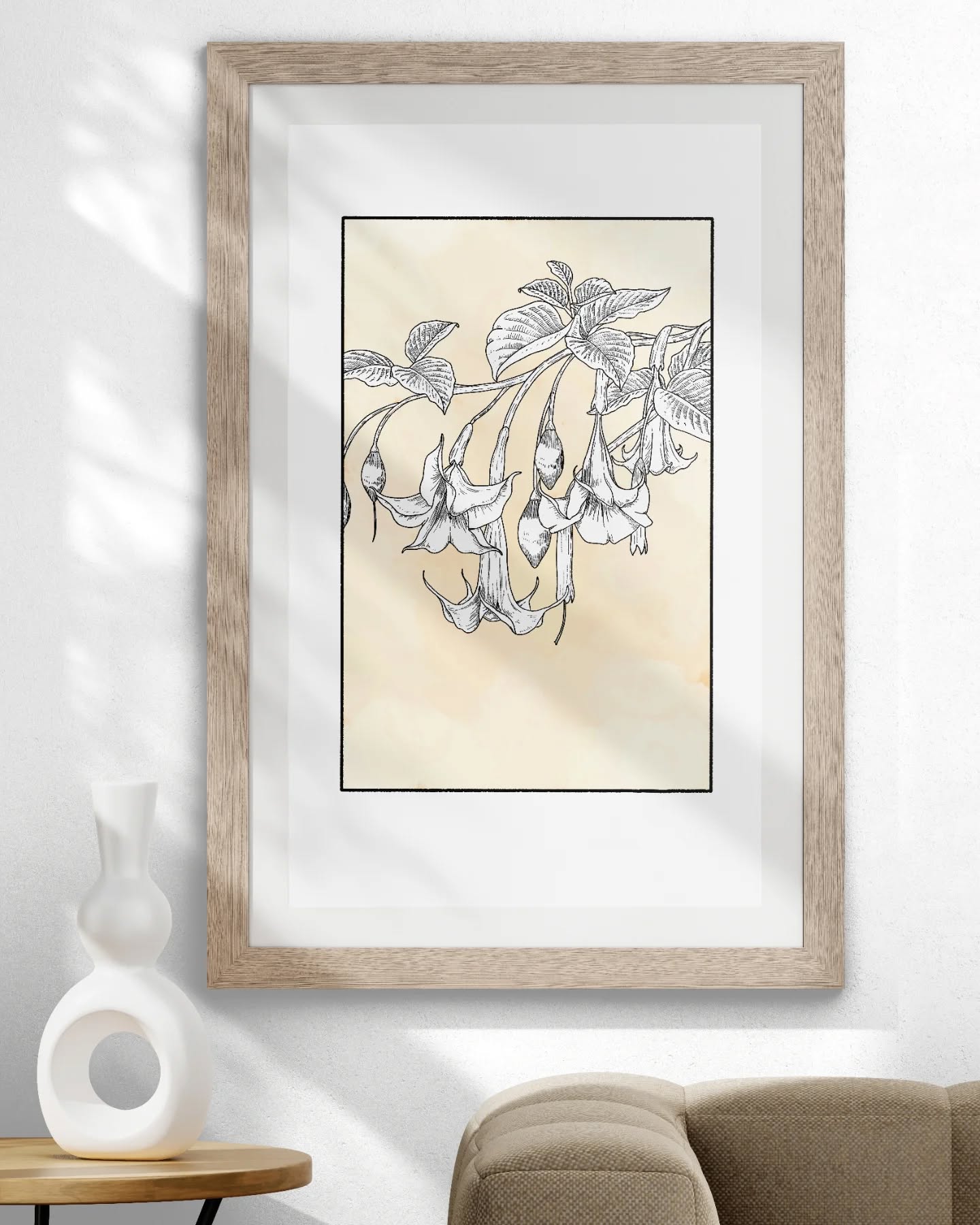 A drawing of Angel's trumpet flowers.
A somewhat abstract drawing with a single line black frame and an orange watercolour background.
#drawingoftheday #drawingsofinstagram #sketchaday #watercolour #abstractart #negativespaces #warm #sunnydays