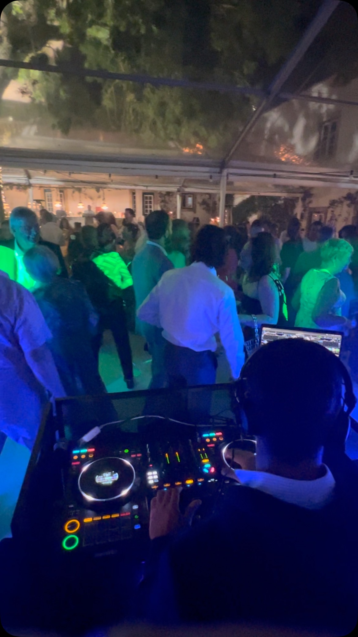 “Last night a dj saved my life” it’s Diogo Ferreira dj Motto for 2025 season… saving one wedding at a time, with some good taste and even better music 🎧🎼 www.diogoferreiradj.com #weddingdj #eventdj #destinationwedding #diogoferreiradj #destinationweddingdj #weddingsinportugal #dancefloor #weddingdjs #weddingvenue #eventdjs #destinationweddingdj #bestmusic #bestdj #weddings2025 #casamentos #casamentospt #casamentosportugal #casamentos2025 #voucasar #voucasarem2026 #weddings2026 #disco #discoball #lastnightadjsavedmylife #housemusic #housemusicallnightlong #housemisicalllifelong