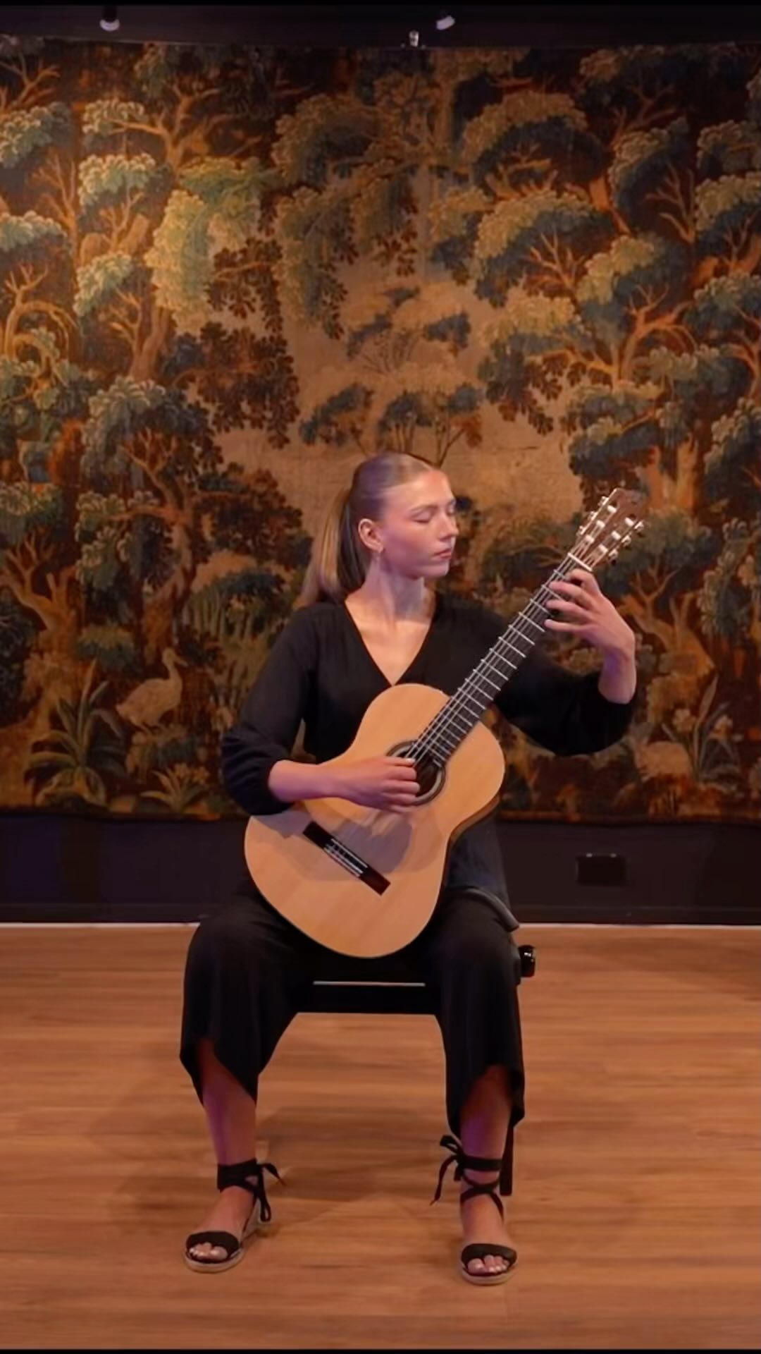 ☆my full video of spanish romance is out now on youtube☆
videography by @jivahousden