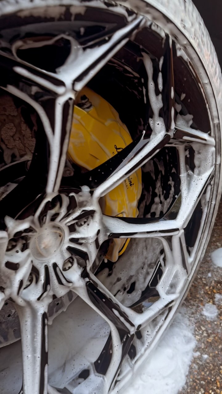 “Lamborghini Urus treated to a snow foam bath and spotless water rinse — no streaks,no water spots just shine.”#detailing #tmdetailscouk #london #beckenham #bromley #spotlesswater #cardetailing #carcleaning #snowfoam