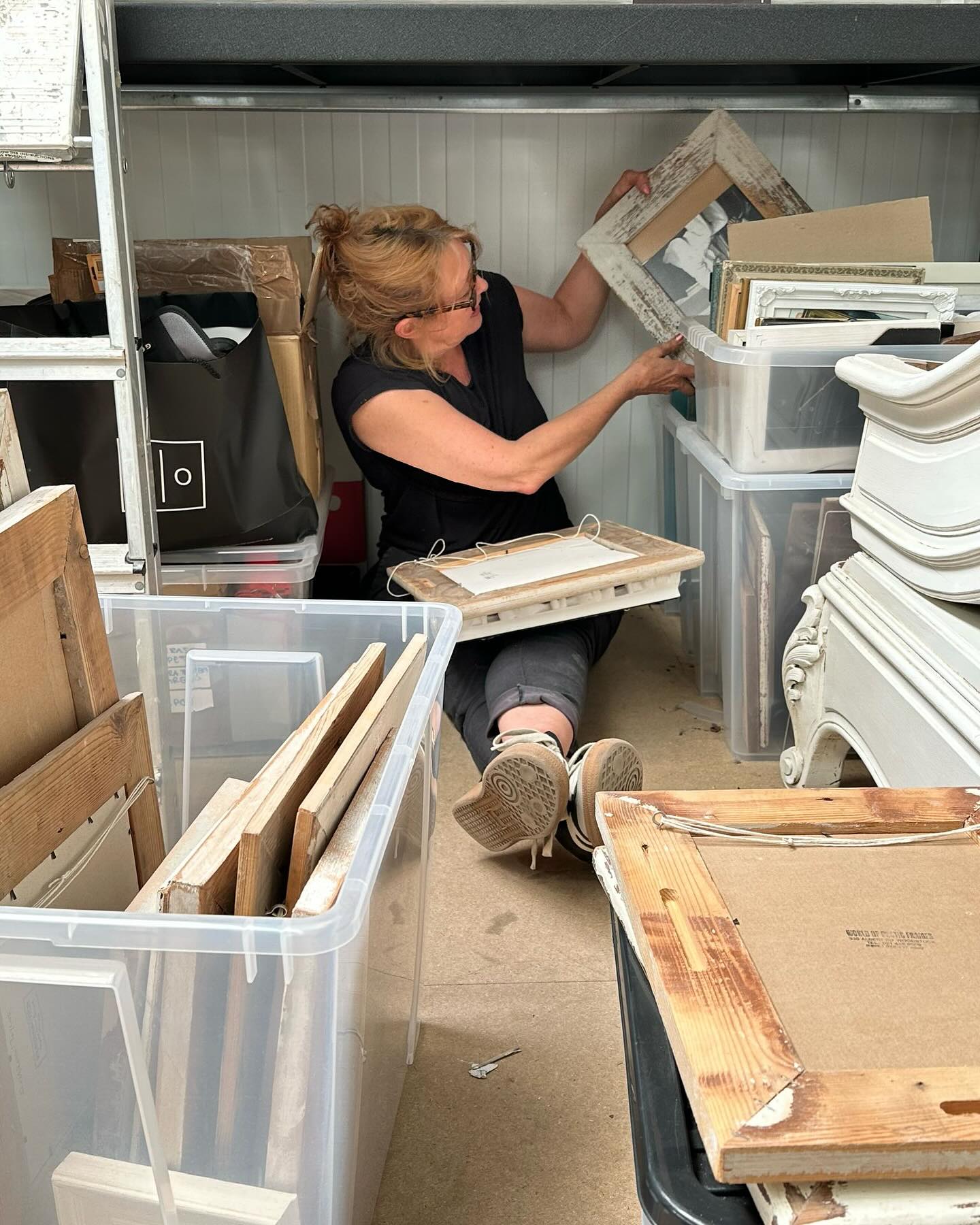 There’s not a Nook or Cranny we can’t get into to get you organised! We’ll make sure to find that one thing you forgot you had and have you wondering why and when you bought it! 🪜
#storageunits #storage #organised #declutter #declutteryourlife #storagebox #decluttering #professionalorganiser #label #ultimateorganisation