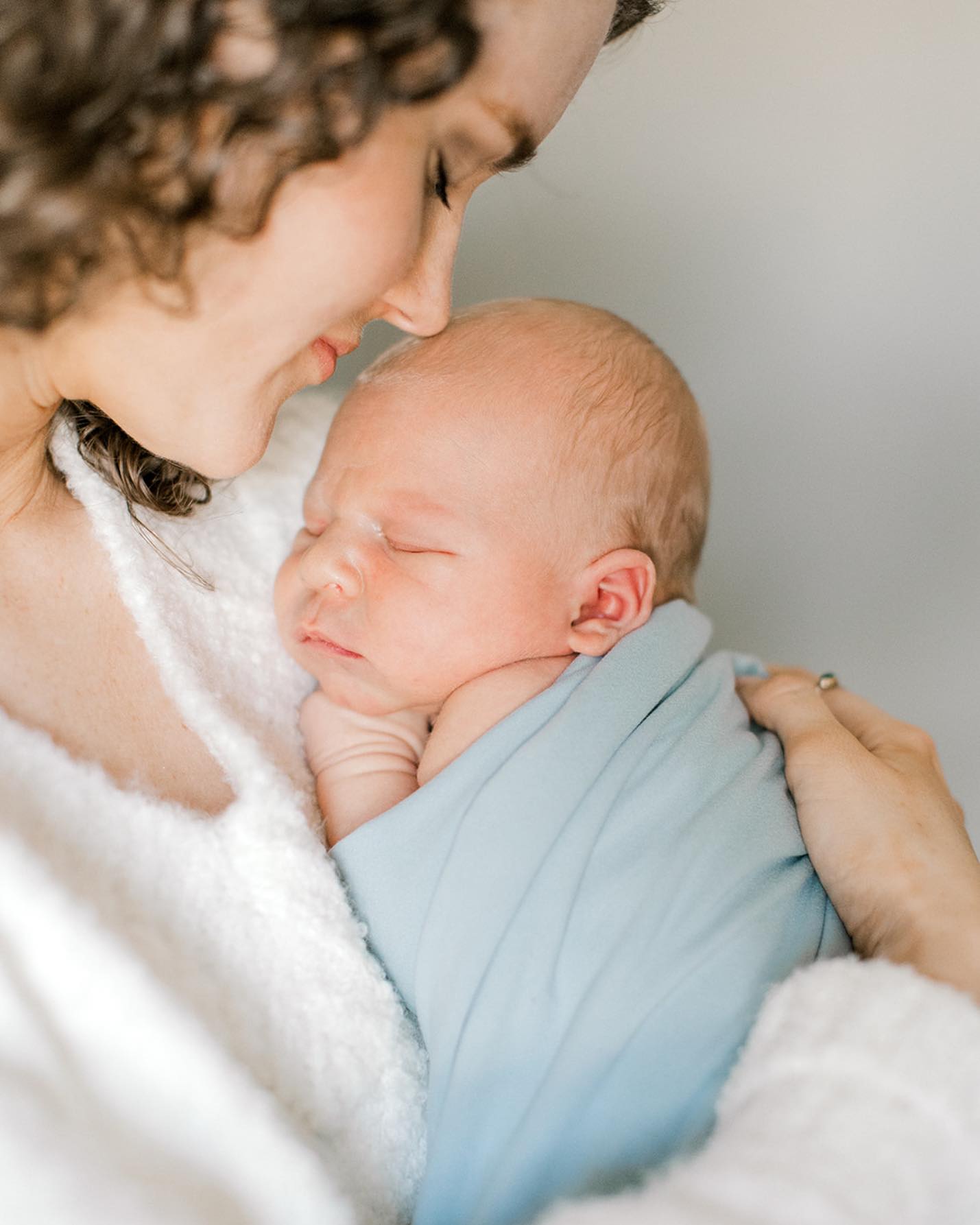 Newborn snuggles, there’s truly nothing else like ‘em.
#dentonnewbornphotographer #dfwnewbornphotographer #dallasnewbornphotographer #mckinneynewbornphotographer #ftworthnewbornphotographer