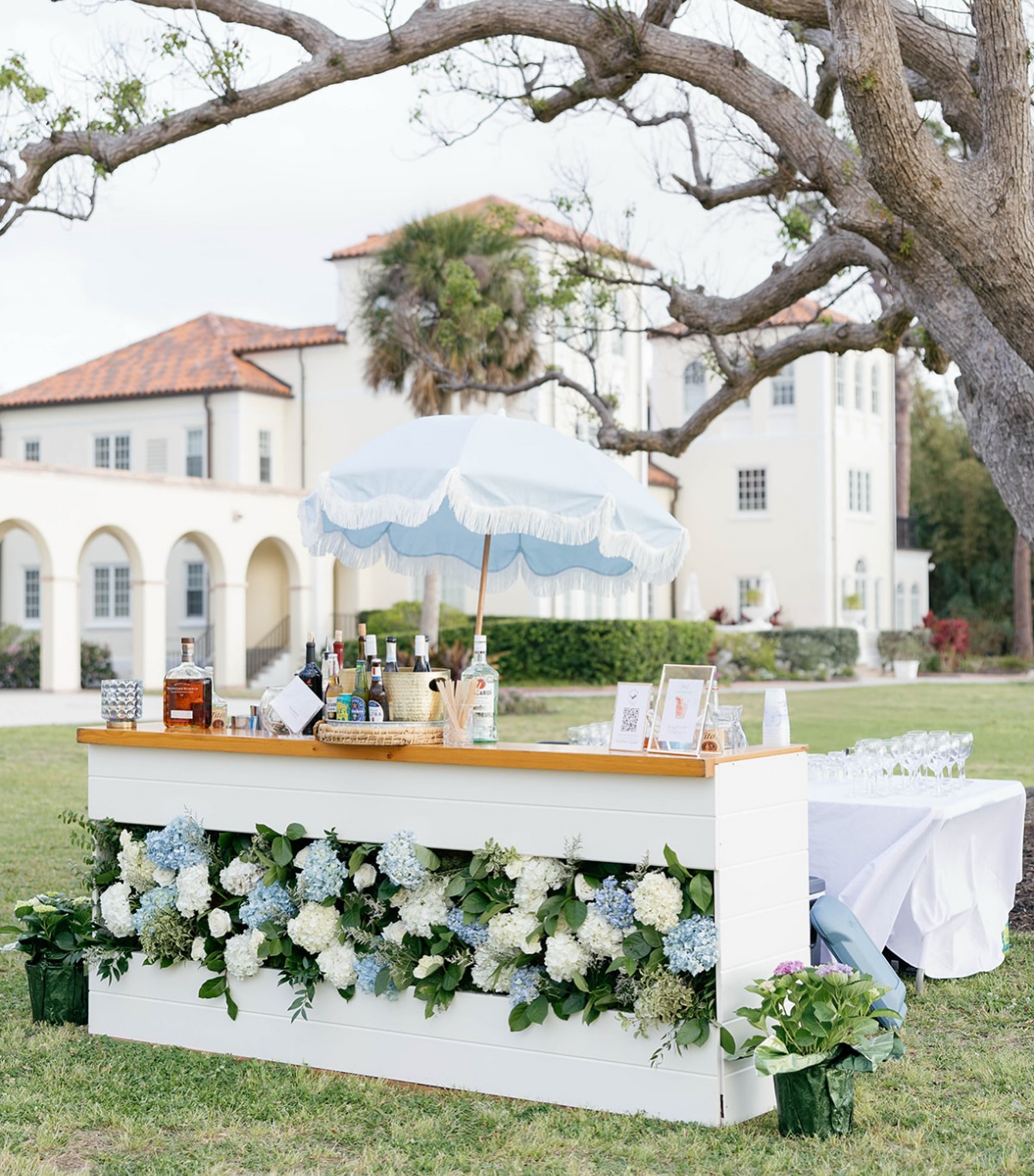 Petals, pours, and perfect vibes!🪻
Venue: @newcollegeoffl / @events.ncf
Bar: @the.wandering.whale
Floral: @benevaweddings
Photo: @graceannraephotos
Rentals: @ustentrental
.
.
.
.
.
#rcmemories #weddingflorist #engaged2026 #floridawedding #luxurywedding #tampabayweddingplanner #stylemepretty #luxuryweddings #sarasota #weddingflowersdecor #bridebouquet #luxuryweddingplanner #destinationweddingplanner #stunningbrides #bridesofinstagram #bar #barideas #barcart #newcollege #newcollegeofflorida #wedding2026 #sarasotaweddingplanner #weddingdress #weddinginspo #weddingflowers #weddingfloral #flowers #bouquet