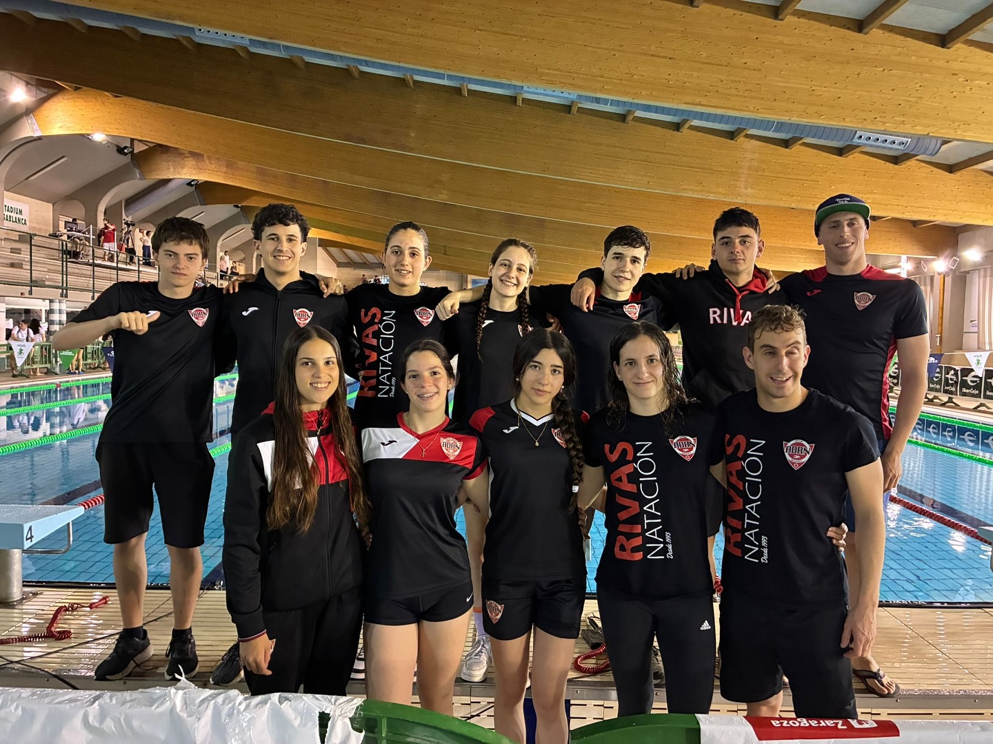 ▪️TROFEO COUDAD ZARAGOZA▪️
➡️ Y nos vamos de Zaragoza con nuevas experiencias vividas para seguir mejorando cada día
➡️ Conseguimos un total de 2🏅 3🥈 2🥉
➡️ Enhorabuena a todos equipo❤️#gorivasswim
➡️ Gracias como siempre a: @altafitrivassantaana @optica_atenea_optometria @centromaui @diariorivas @aytorivas @rivasactual