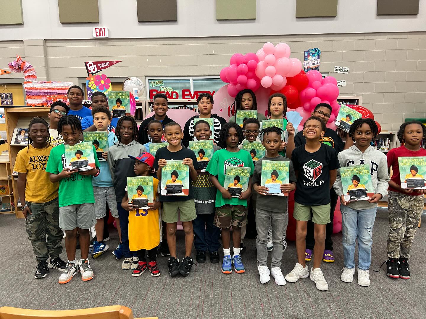 BBR’s 48th Book 📚 Club Selection. “Ida B. Wells, Voice of Truth: Educator, Feminist, and Anti-Lynching Civil Rights Leader”
#black_boys_read_nola #black_boys_read_504 #blackboysread #blackboysmatter #blackboyjoy #read #reading #readingtime #readabook #readmore #readingisfun #readingforfun #readingchallenge #readinglife #readingtogether #readingtochildren #readers #readersofinstagram #readingwithkids #readingmatters #readingispower #diversebooks #diversebooksmatter #diversereads #blackauthors #blackcharacters #blackauthors #bookclub #bookcommunity #representationmatters
Author: @michelleduster
Illustrator: @laurafreemanart