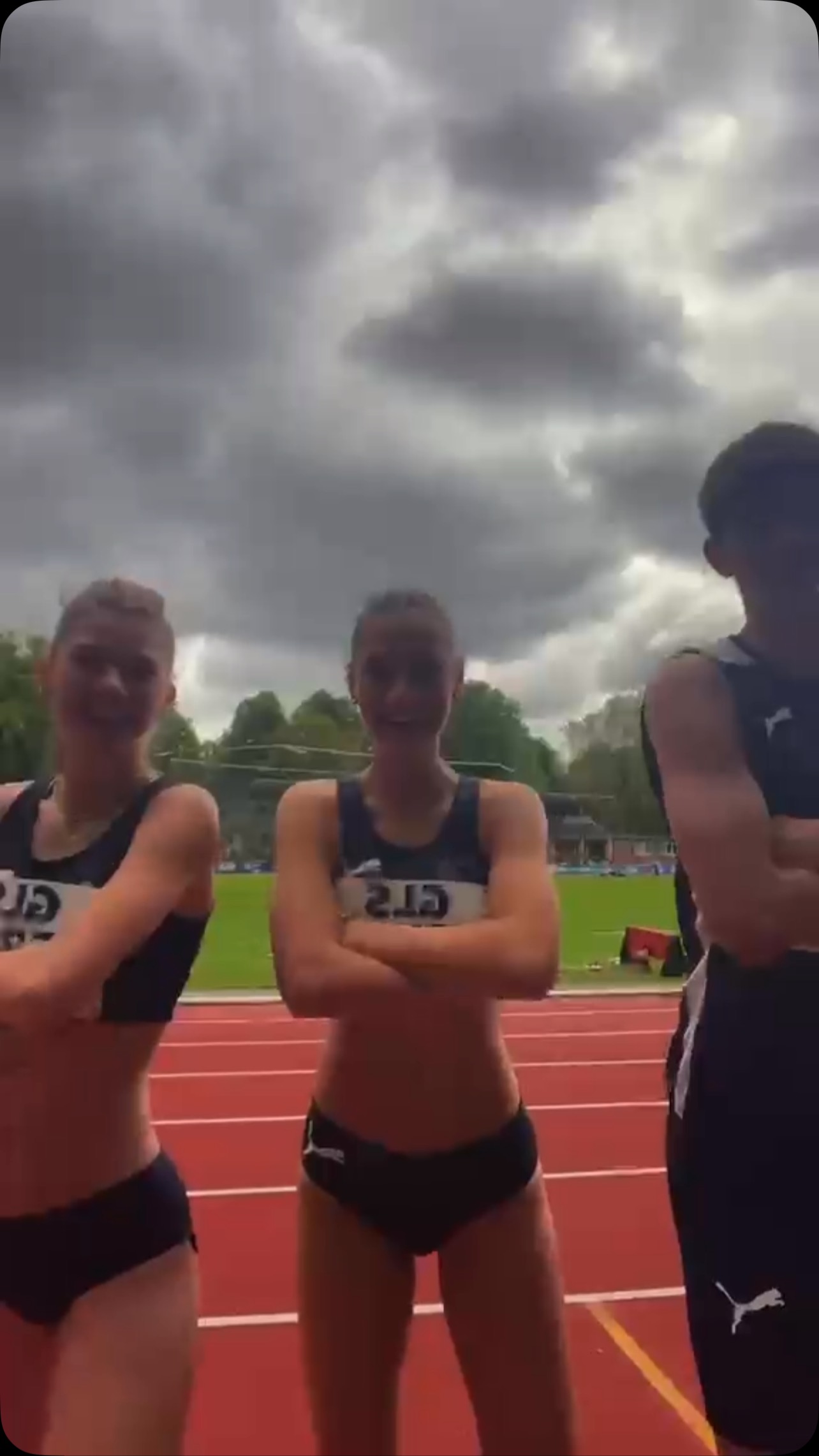 Langstaffel DM 🇩🇪
🥉3x800m @nataliefllg @berit_fee @veracoutellier
4. Platz 3x1000m @nic.mnk @yassin.abdilaahi @fabianschon3
7. Platz 3x800m @kim_uh @realsteffikids @jana_njegovan
PB U20 4x400m mixed (und 📸 😆) @mikko.prsg @eleni.spn @michel_fr_ @romy.pfg
Glückwunsch an @frankfurtathletics zum Sieg in der 4x400m mixed 🤩🥳
M/F 4x400m mixed: @bennyfrerich @lea9krmr @nic.mnk @lyn.manzke
U20 4x400m mixed 2: @krometimo @annabel.pld @yannik.lex @anna_k06x
U23 4x400m: @anna_k06x @isabel.wwr @noemi.storbeck @estere.sophia
Danke an alle #teamca Vereine für die tolle Zusammenarbeit 🫶 @tvb.trackandfield @tuswesseling @lc_jugend07bergheim @aljoschathelen
#faster #higher #further #together #relay #athletics #track #hamburg