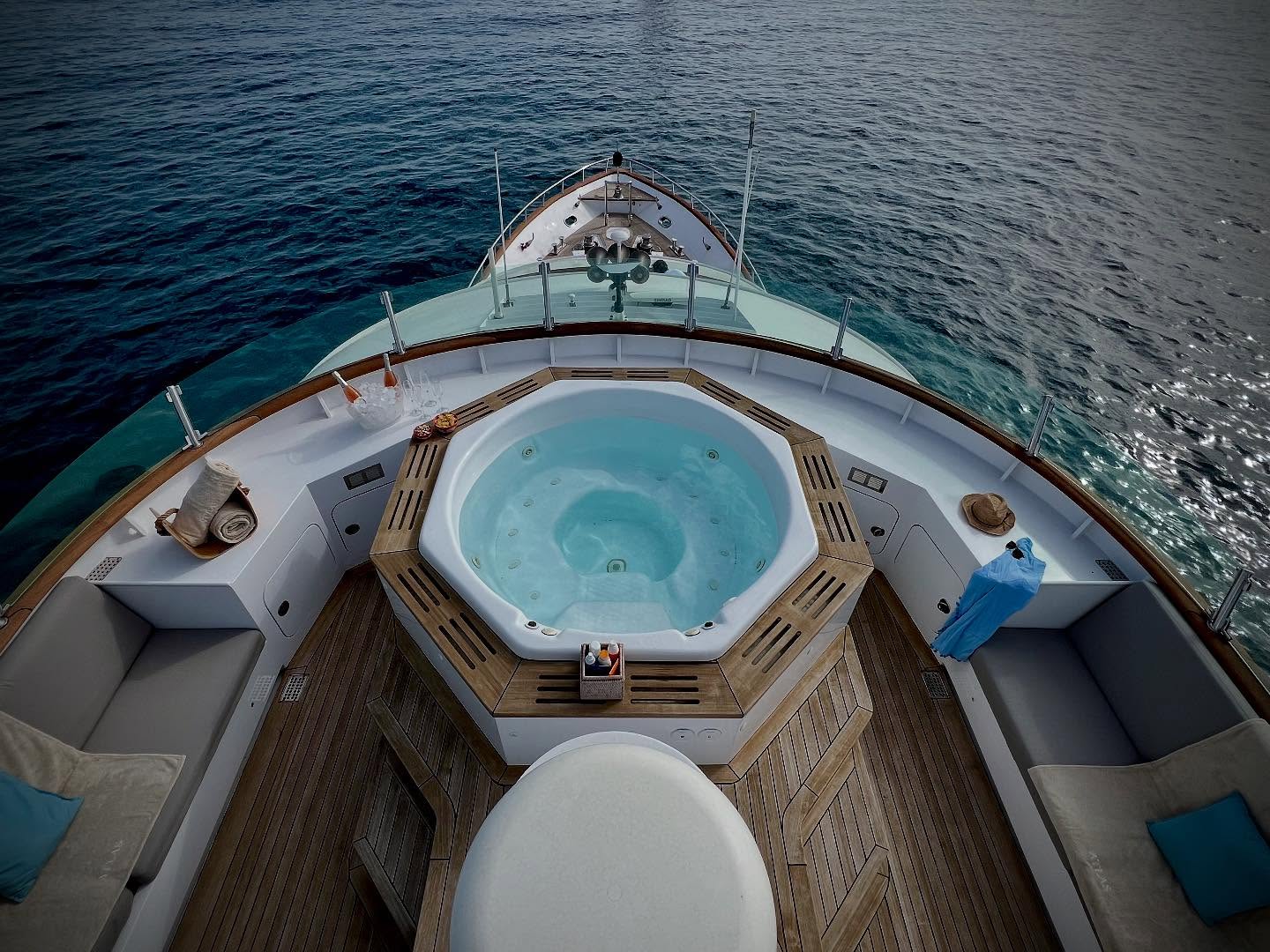 Anyone for a dip???? 🤩