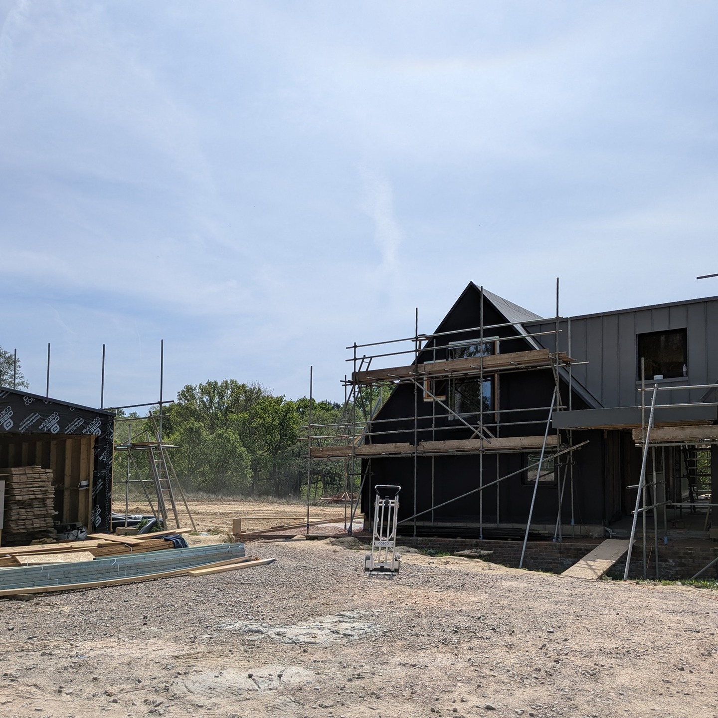 Wadhurst / Work in Progress - Luxury Countryside House
Zinc Cladding @zincroofingcompany
Architects @theisandkhan
#construction #architecture #architect #newbuild #luxury #house #granddesigns #newbuildhouse #modernhouse #onsite #progress #contractor #contemporaryarchitecture #residentialarchitecture #eastsussex #winter #snow #countryside #nature