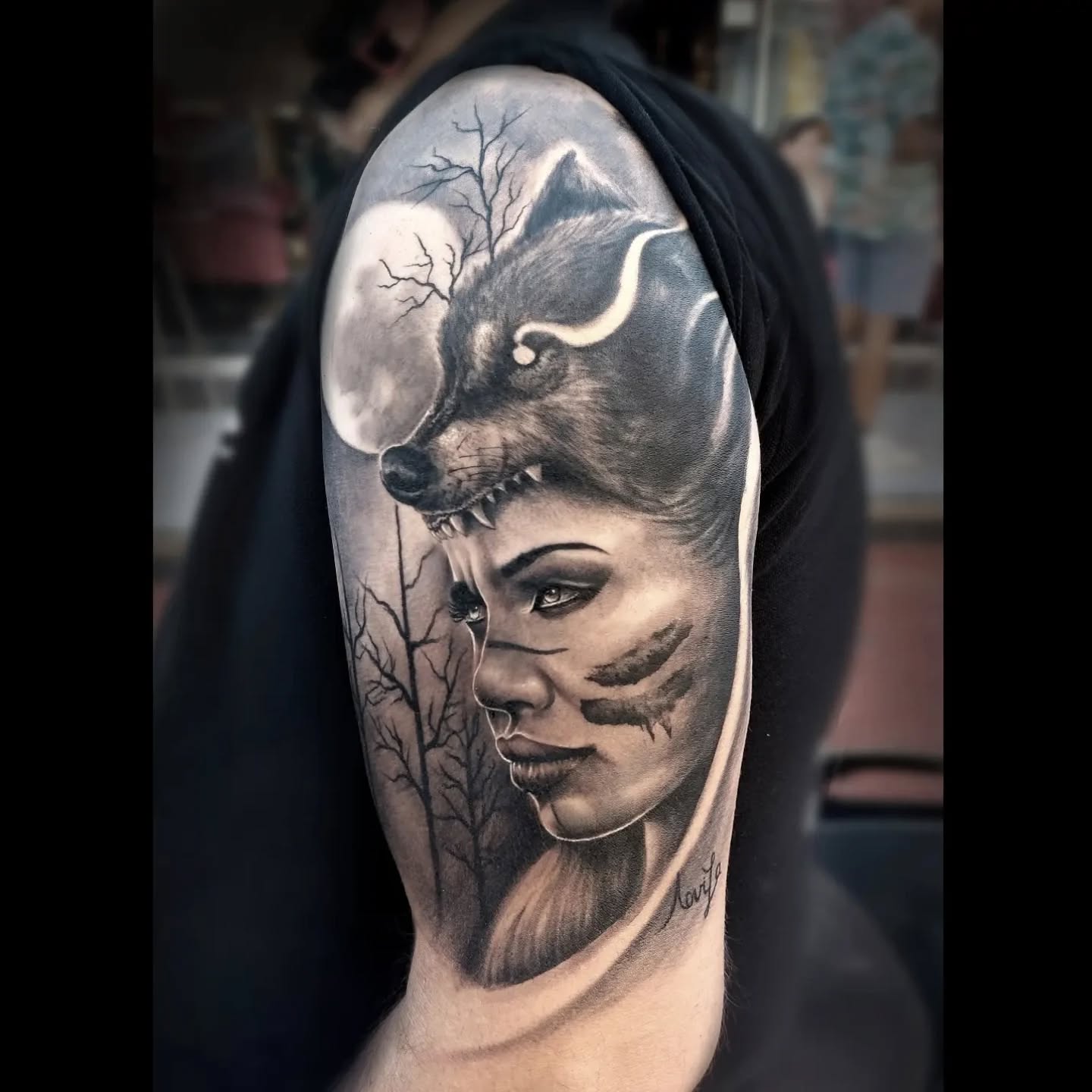 🐺🌙Door @mialoca_tattoos.
Mia zet graag meer grote realistische stukken! DM haar voor een afspraak of stuur een afspraakformulier via onze website, link in bio!
#deventer #deventertattoo #tattoo #realism #ttt #tttism #portrettattoo #portret #foto #photo #sleeve #tattoosleeve