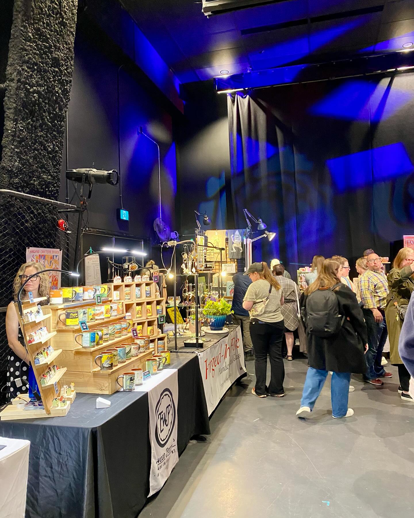 Spent the weekend at the Spring Market @halifaxcrafters here in Halifax and left feeling seriously inspired. So many thoughtful makers, beautiful pieces, and creative energy everywhere.
I picked up a few things for future styling projects—and met some artists I can’t wait to show you.
#HalifaxMarket #LocalMakers #SpringInHalifax #DecorWithHeart #PampeliskaStudio