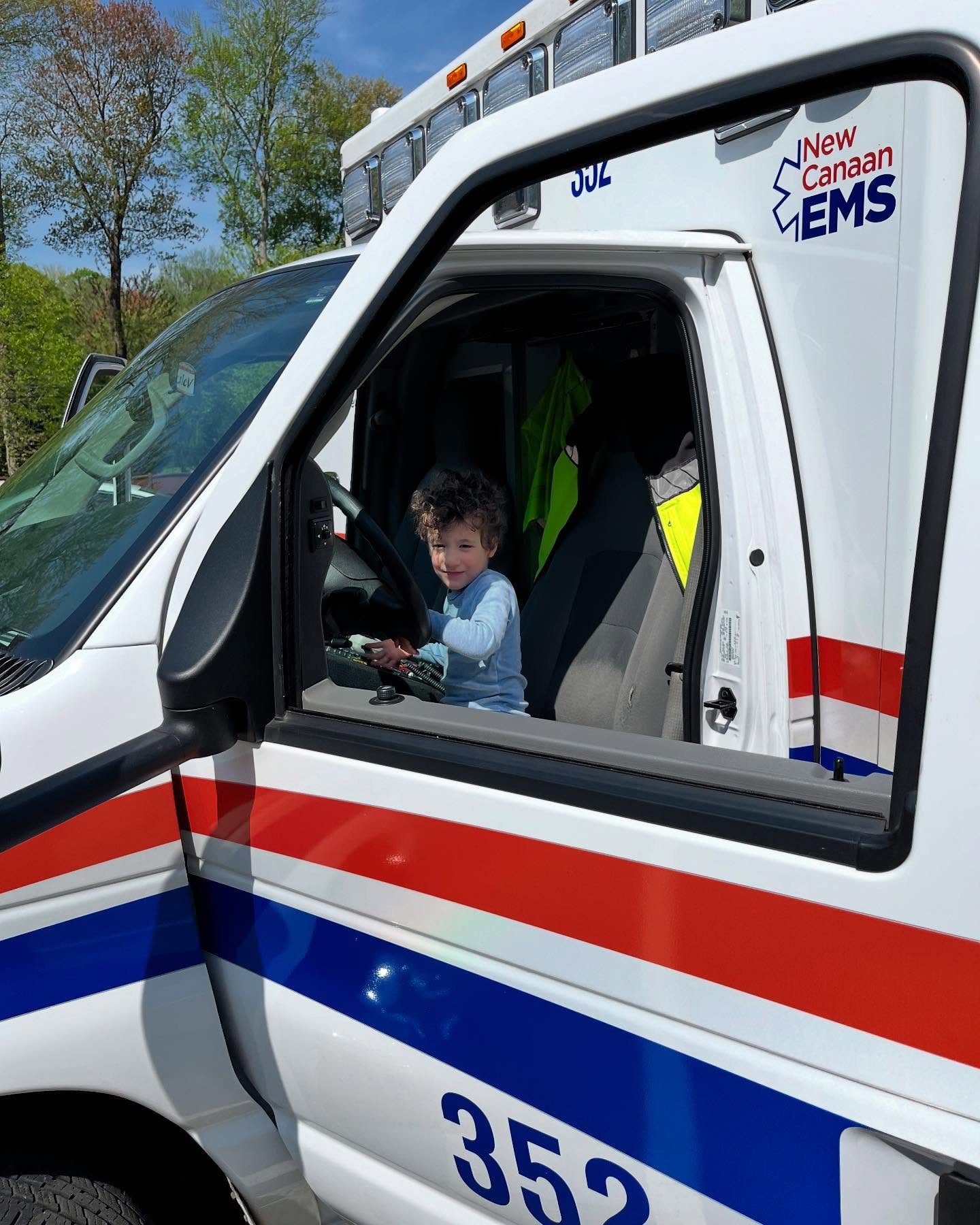 We had a wonderful time at the New Canaan Newcomer’s club Touch-a-Truck event on Saturday!