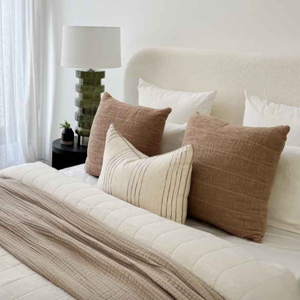 Tone and texture creates a main bedroom that feels more like a hotel at our Elwood project
Selling Agents: @samgoddardproperty @edwardroyle_abercrombys
Interior Styling: @auraandforminteriors
